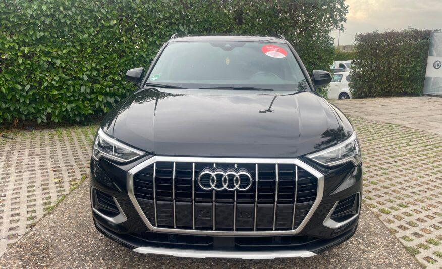 AUDI Q3 35 TDI Business Advanced