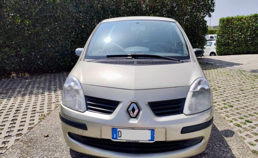 RENAULT Modus 1.2 16V Dynamique