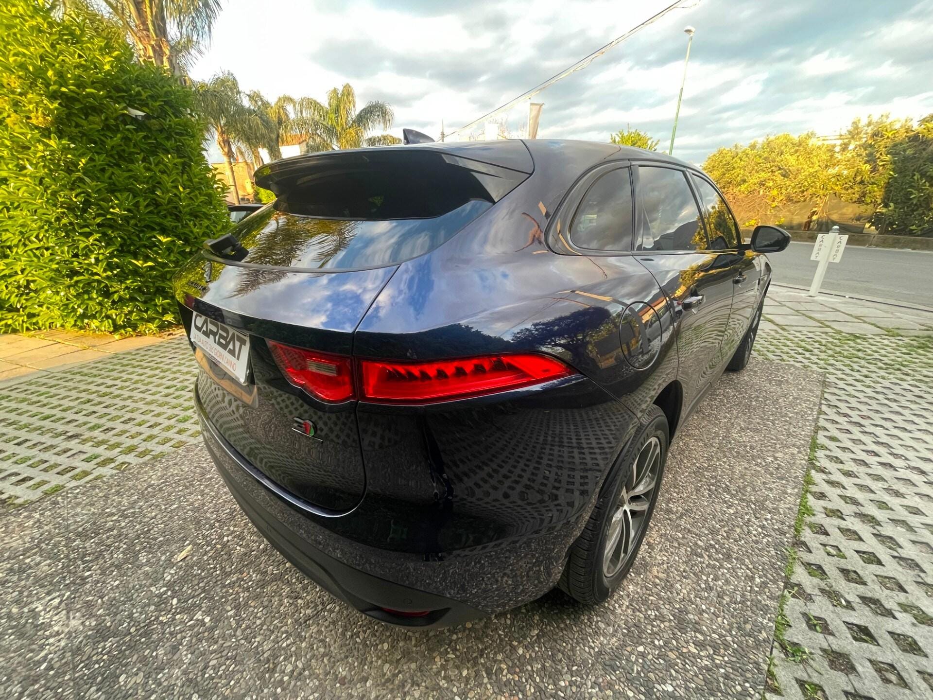JAGUAR F-Pace 2.0 D 180 CV AWD aut. R-Sport