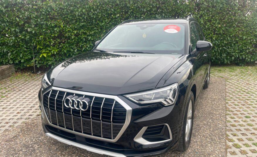 AUDI Q3 35 TDI Business Advanced