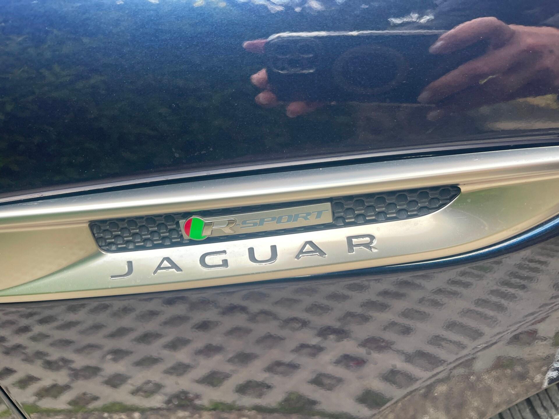 JAGUAR F-Pace 2.0 D 180 CV AWD aut. R-Sport