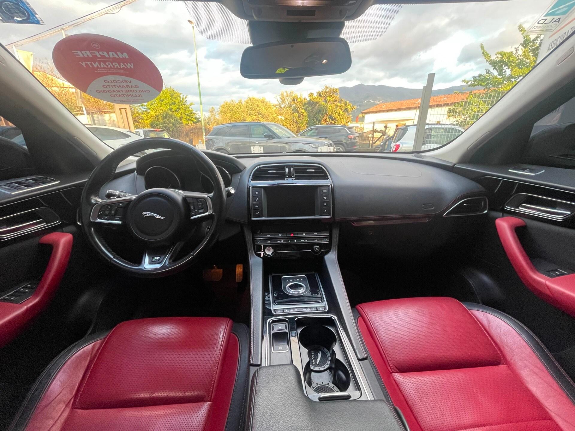 JAGUAR F-Pace 2.0 D 180 CV AWD aut. R-Sport