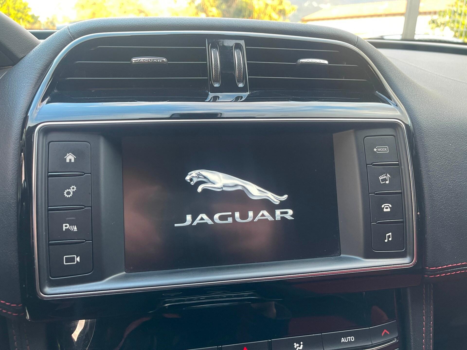 JAGUAR F-Pace 2.0 D 180 CV AWD aut. R-Sport