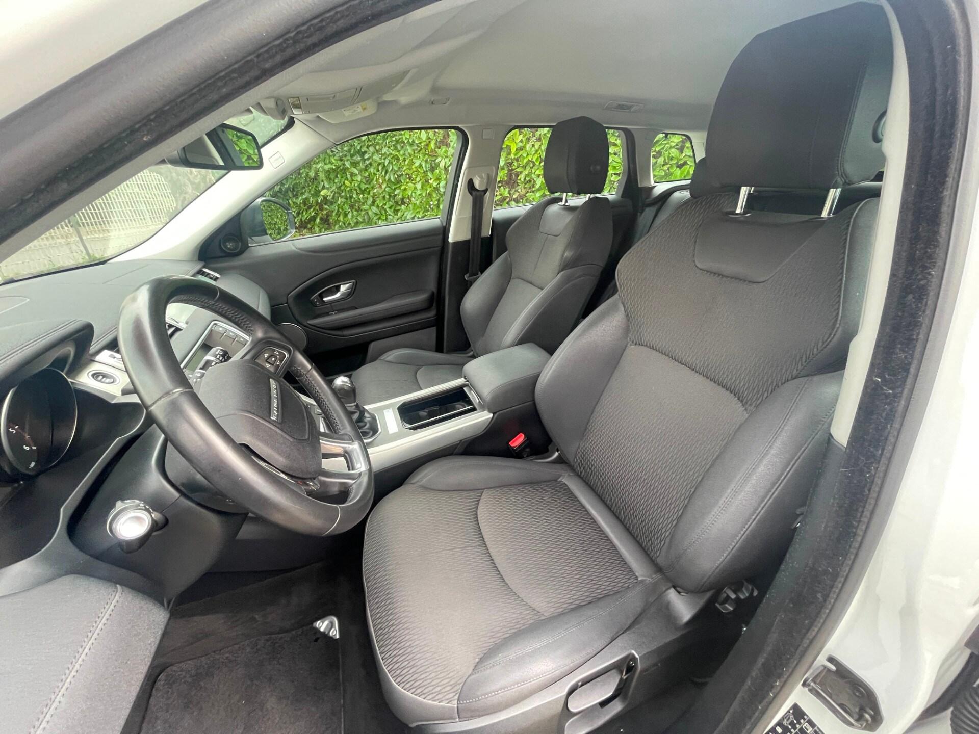 LAND ROVER Range Rover Evoque 2.0 eD4 5p. Pure