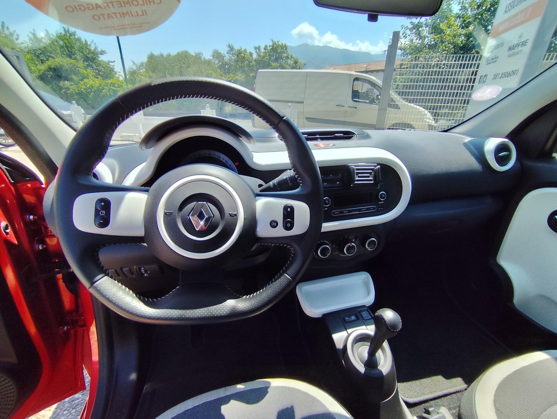 RENAULT Twingo SCe EDC La Parisienne