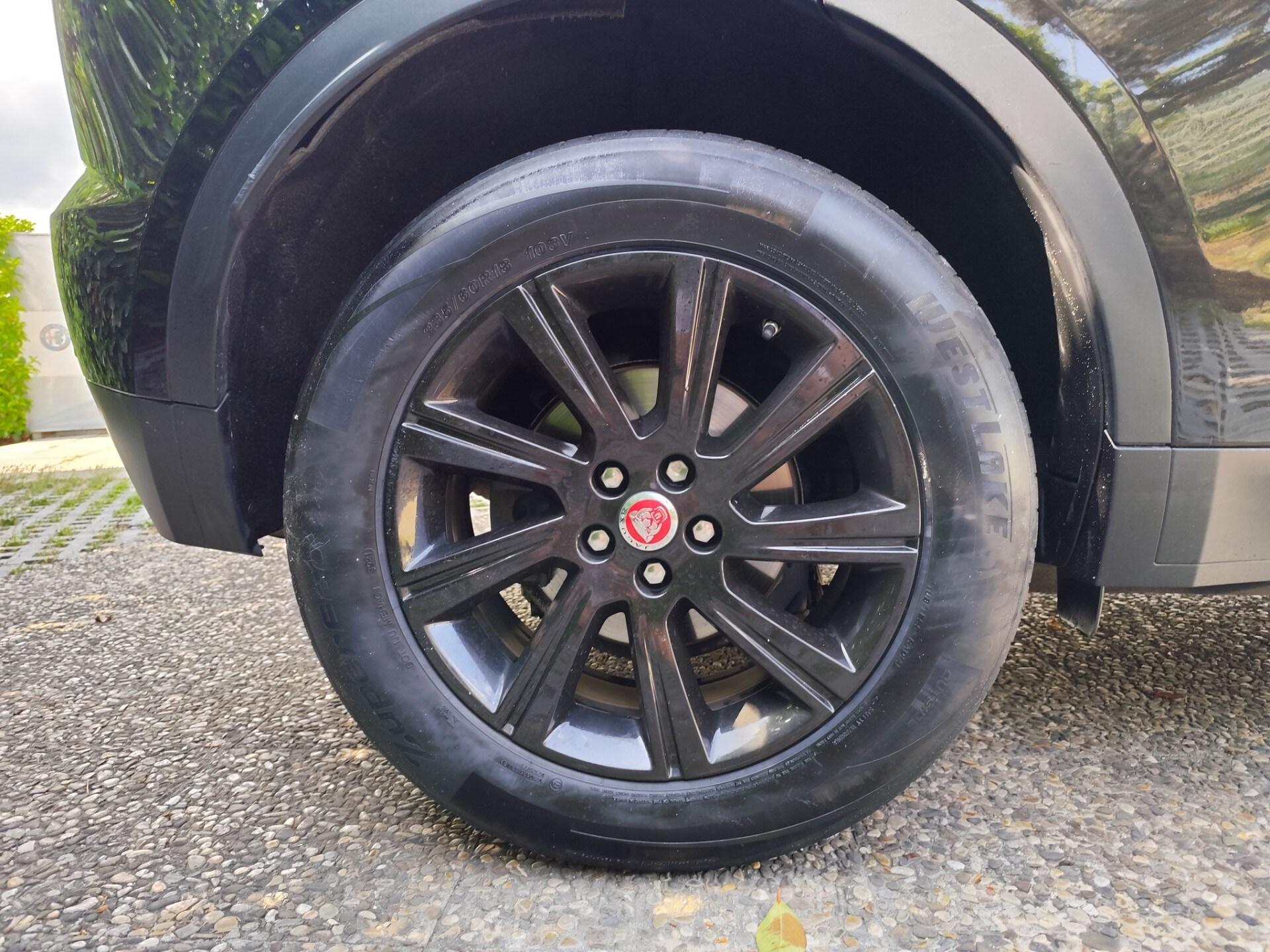 JAGUAR E-Pace 2.0D 180 CV AWD aut. R-Dynamic HSE