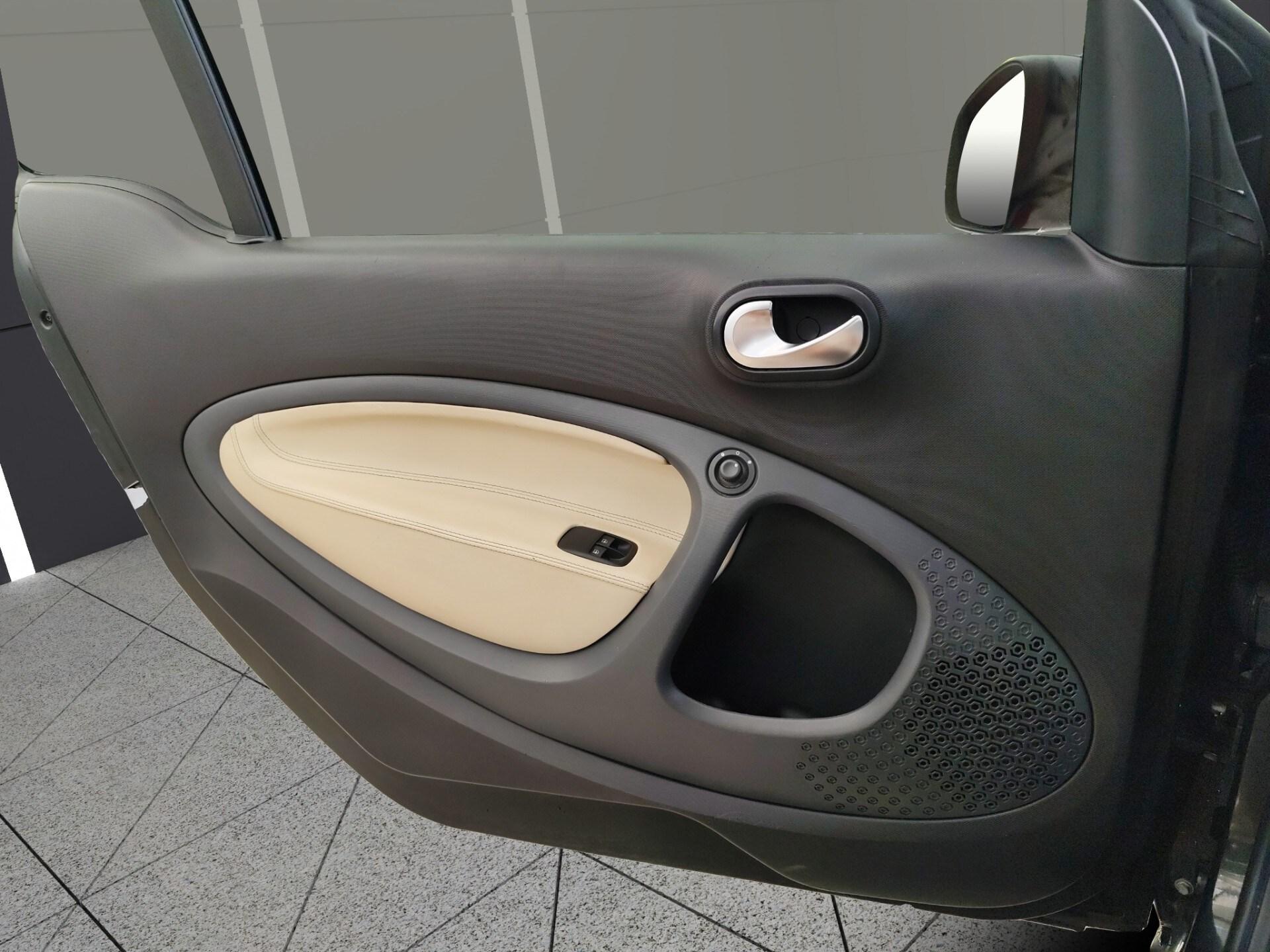 SMART fortwo BRABUS 0.9 Turbo twinamic