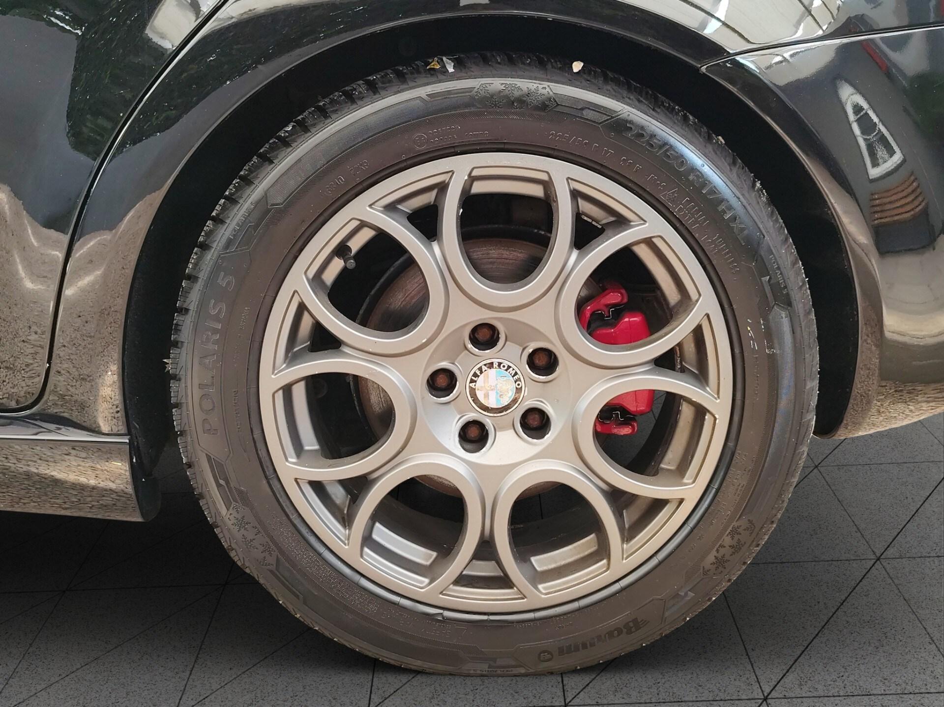 ALFA ROMEO 1750 TBi Sportwagon Distinctive