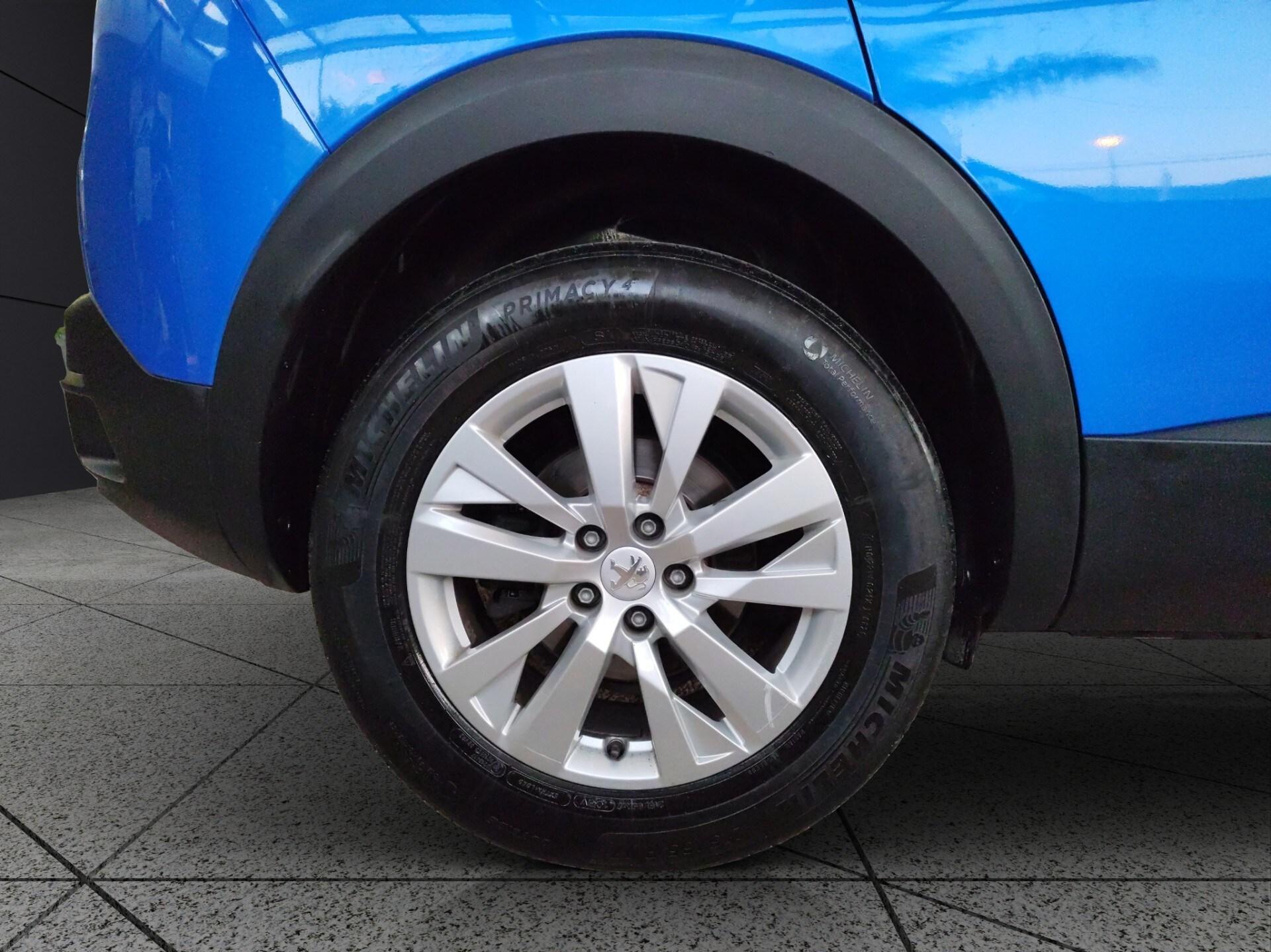 PEUGEOT 3008 BlueHDi 130 S&S EAT8 Active Business