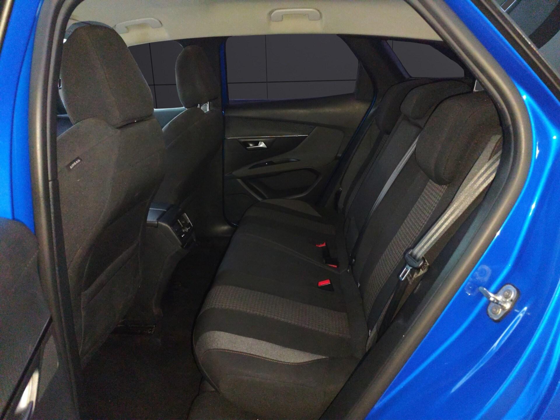 PEUGEOT 3008 BlueHDi 130 S&S EAT8 Active Business