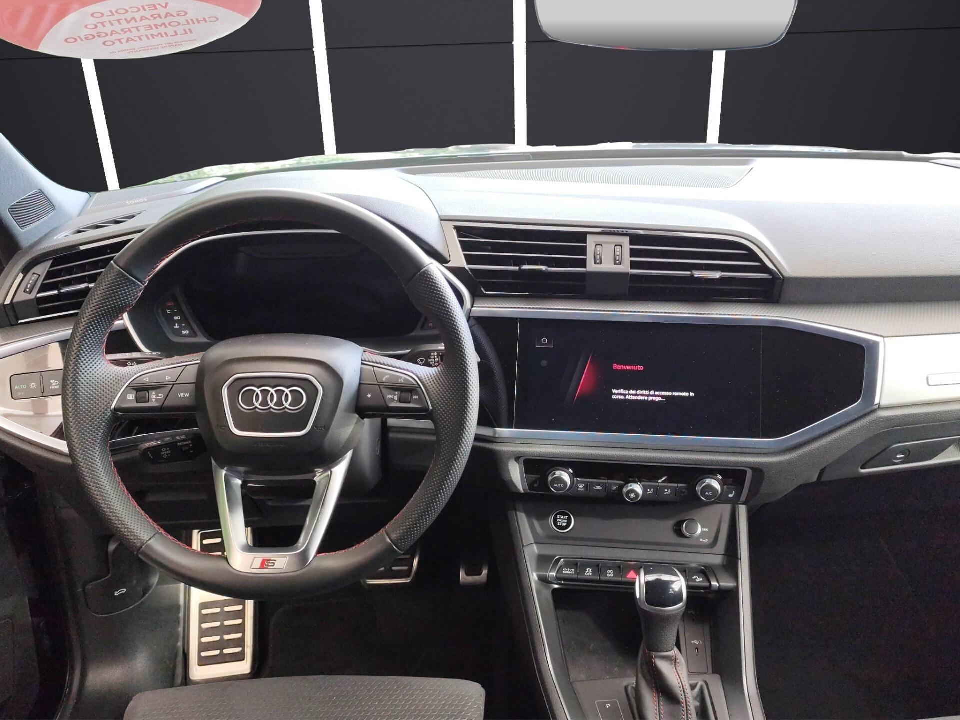 AUDI Q3 SPB 40 TDI quattro S tronic Identity Black