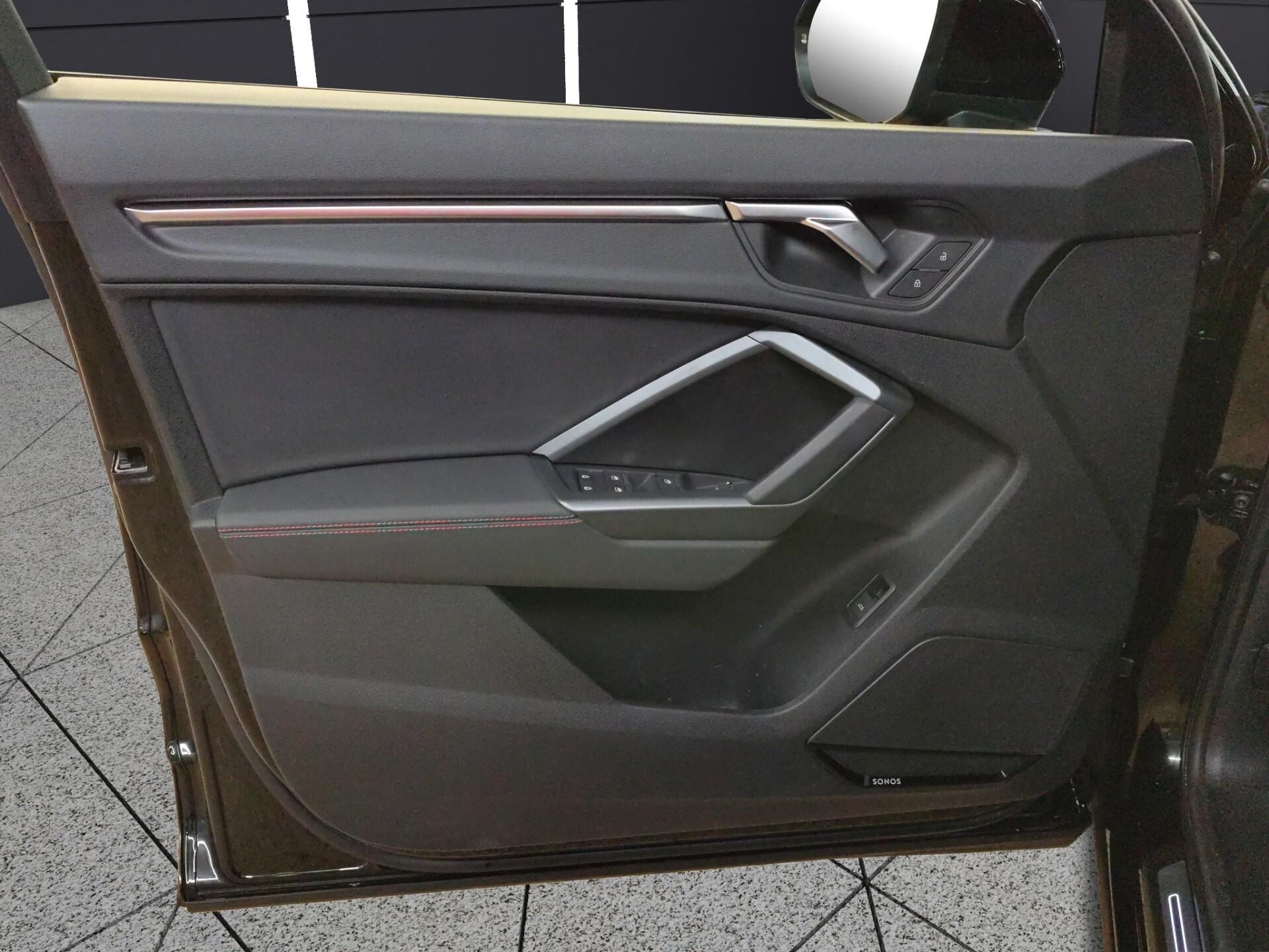 AUDI Q3 SPB 40 TDI quattro S tronic Identity Black