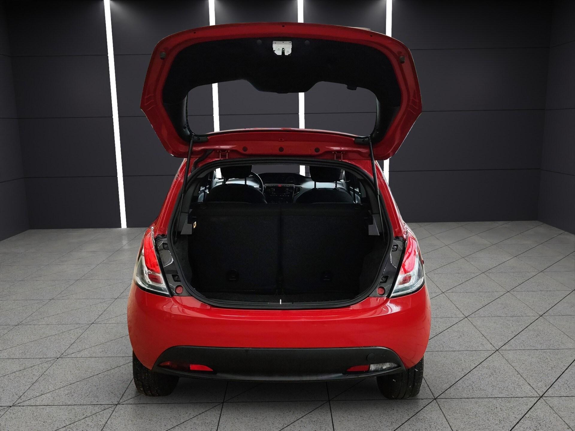 LANCIA Ypsilon 1.0 FireFly 5 porte S&S Hybrid Silver