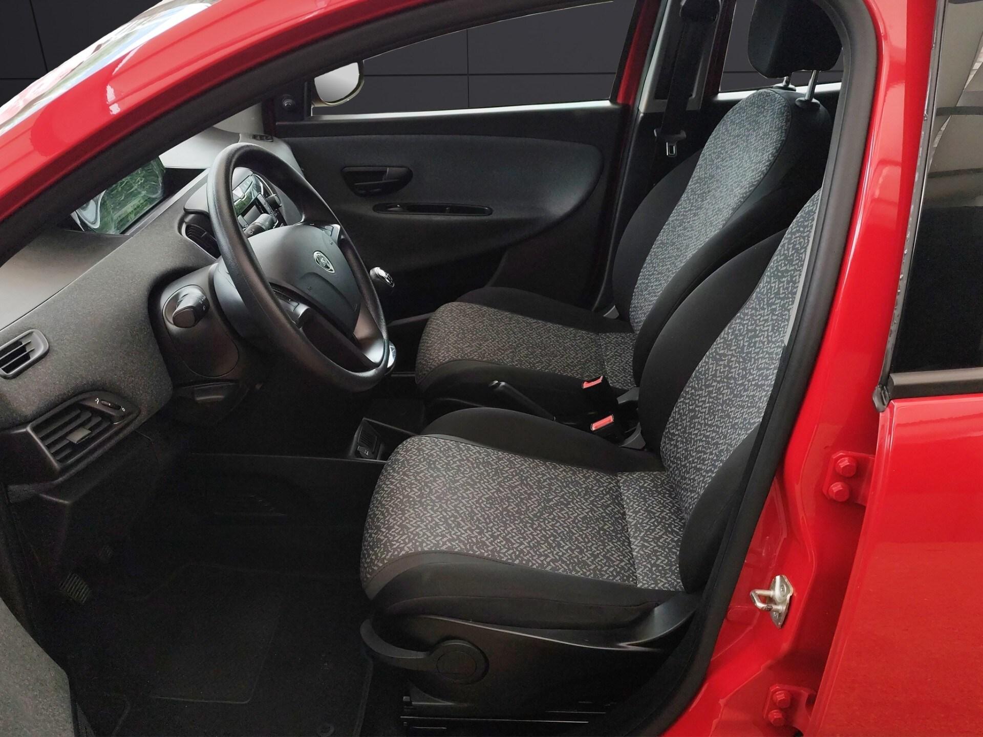 LANCIA Ypsilon 1.0 FireFly 5 porte S&S Hybrid Silver