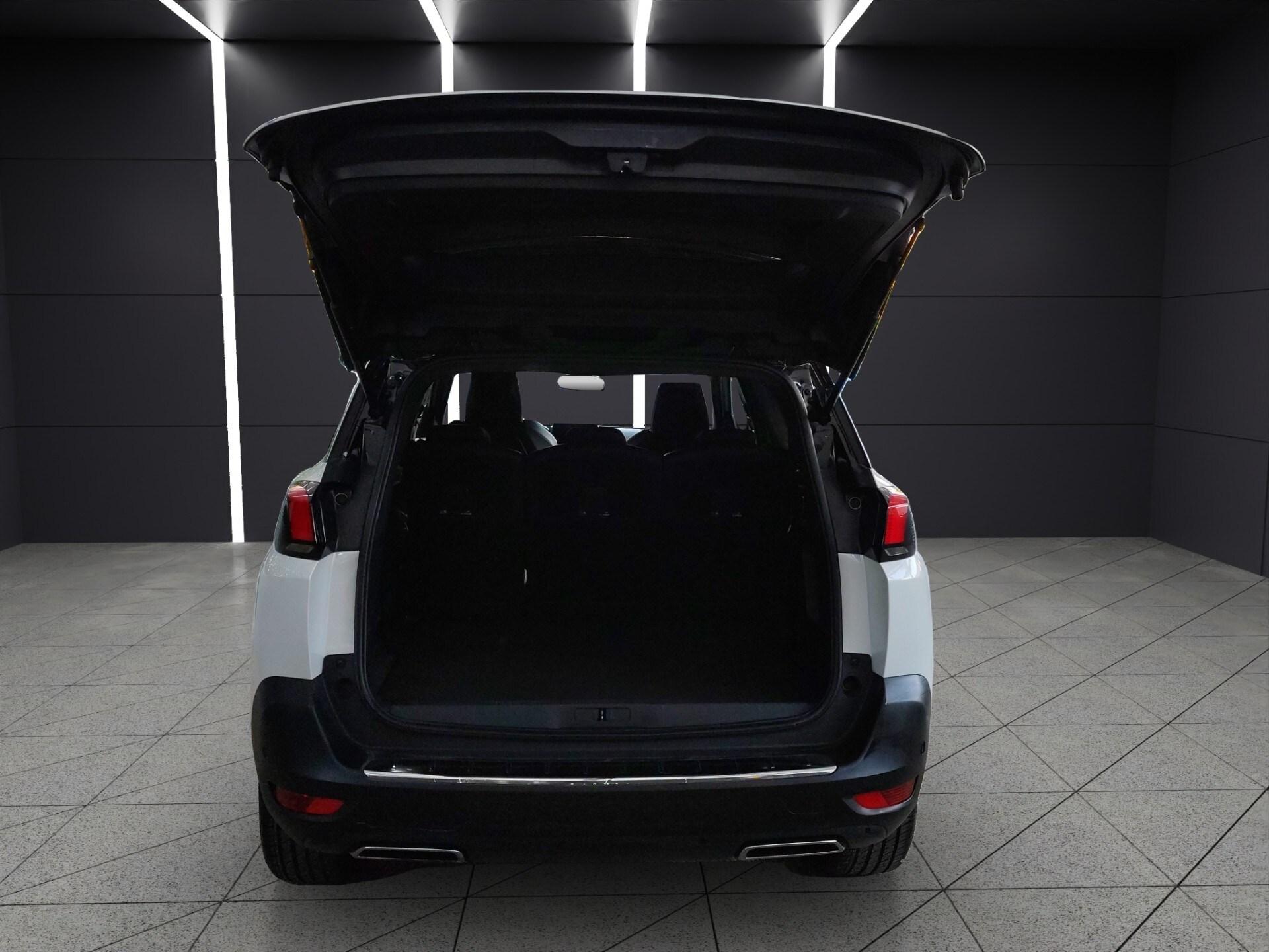 PEUGEOT 5008 BlueHDi 180 S&S EAT8 GT