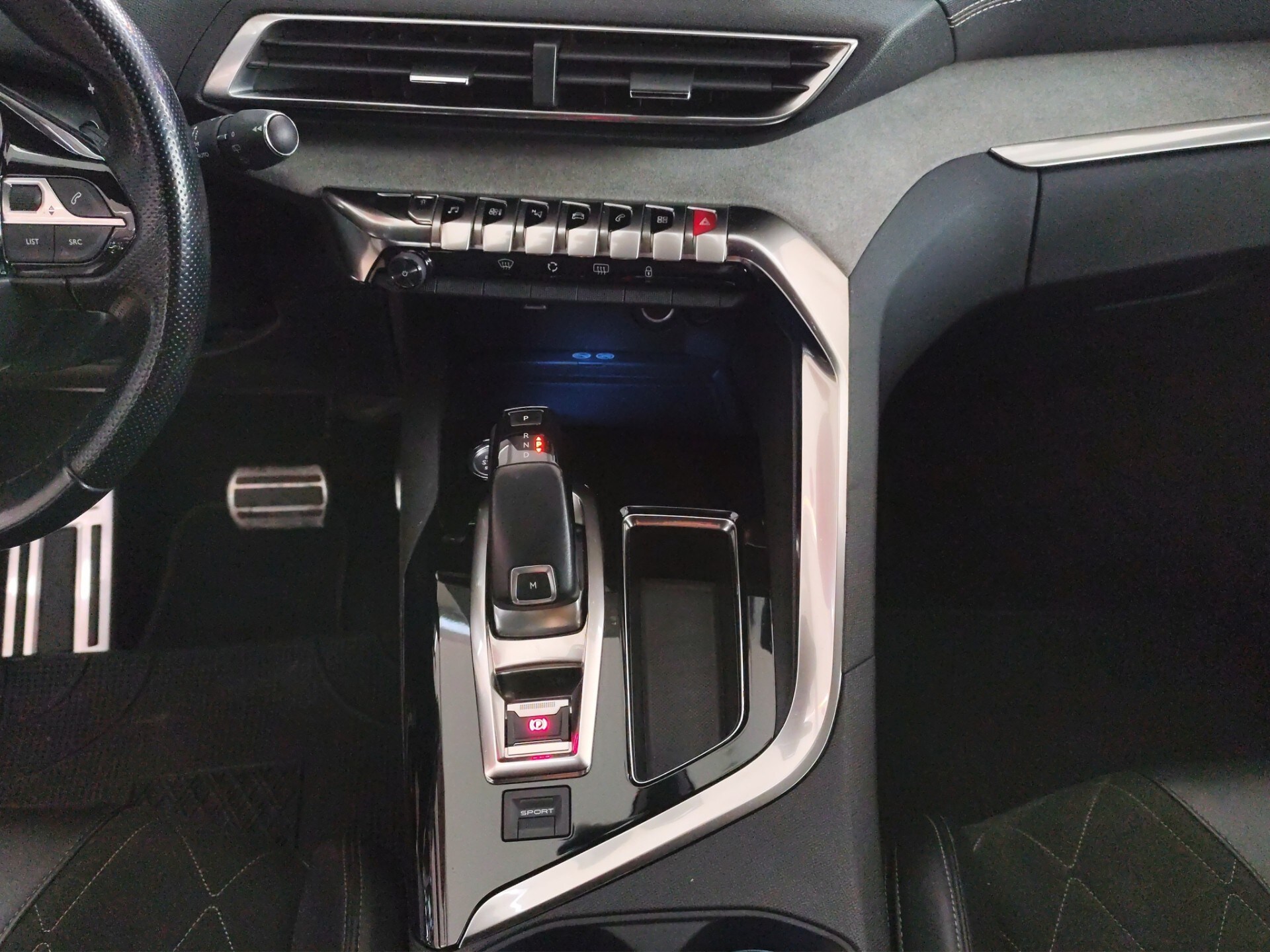 PEUGEOT 5008 BlueHDi 180 S&S EAT8 GT