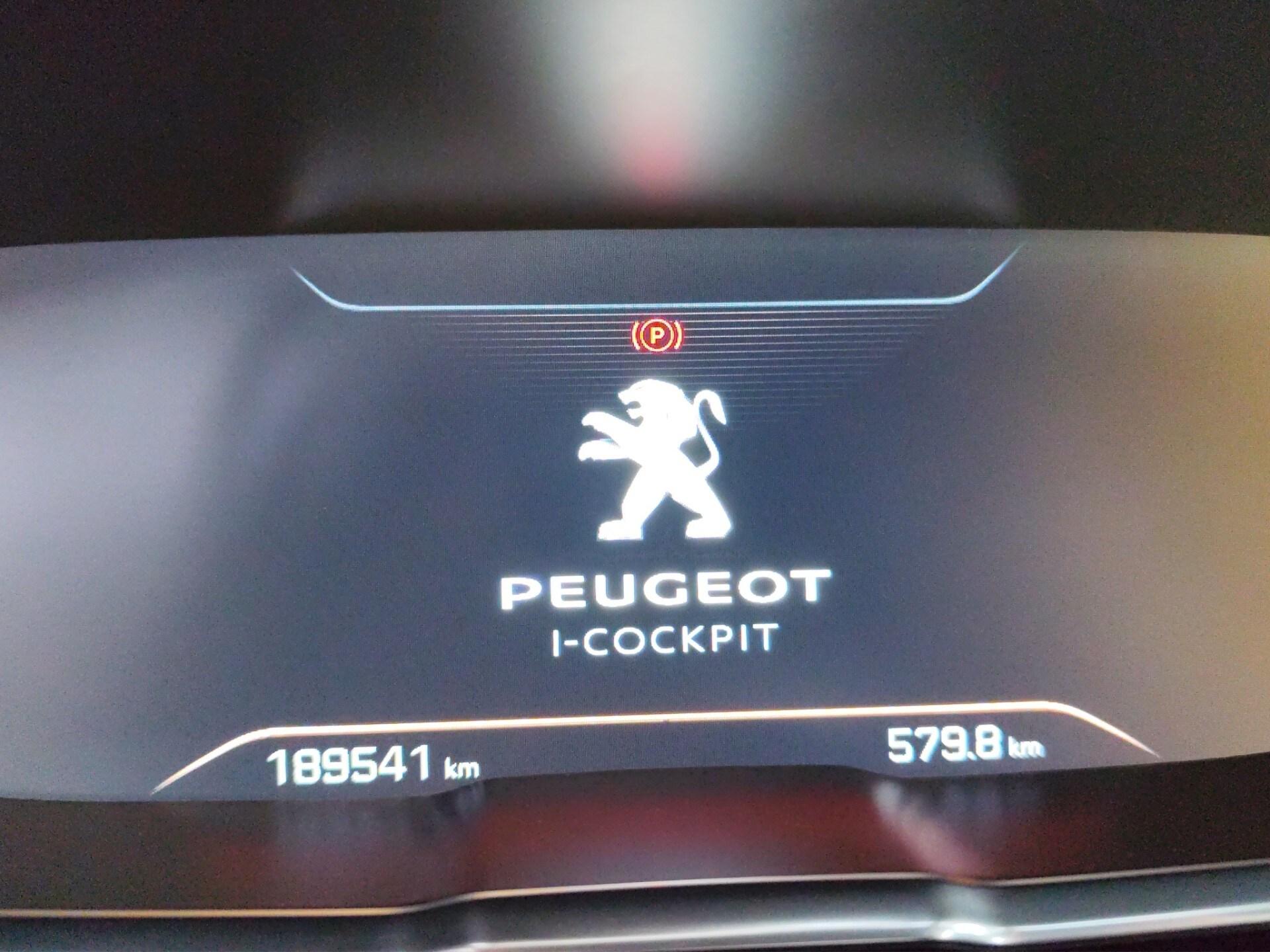 PEUGEOT 5008 BlueHDi 180 S&S EAT8 GT