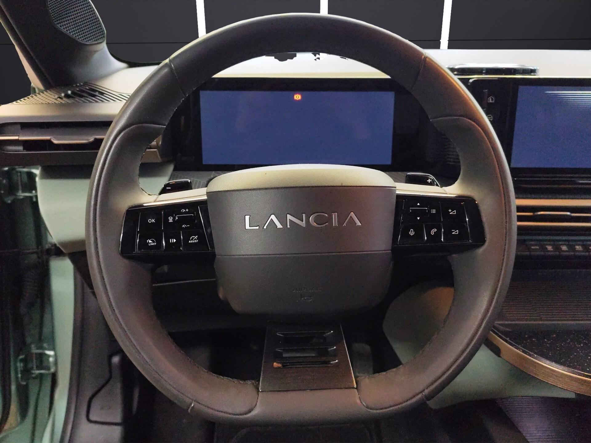 LANCIA Ypsilon Hybrid e-DCT