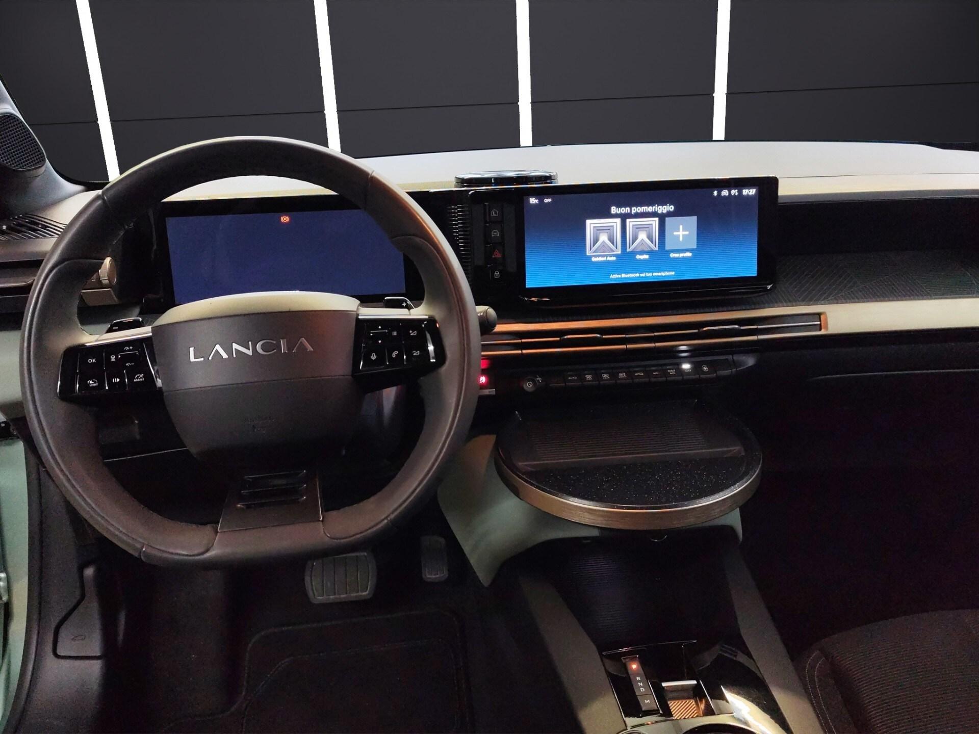 LANCIA Ypsilon Hybrid e-DCT