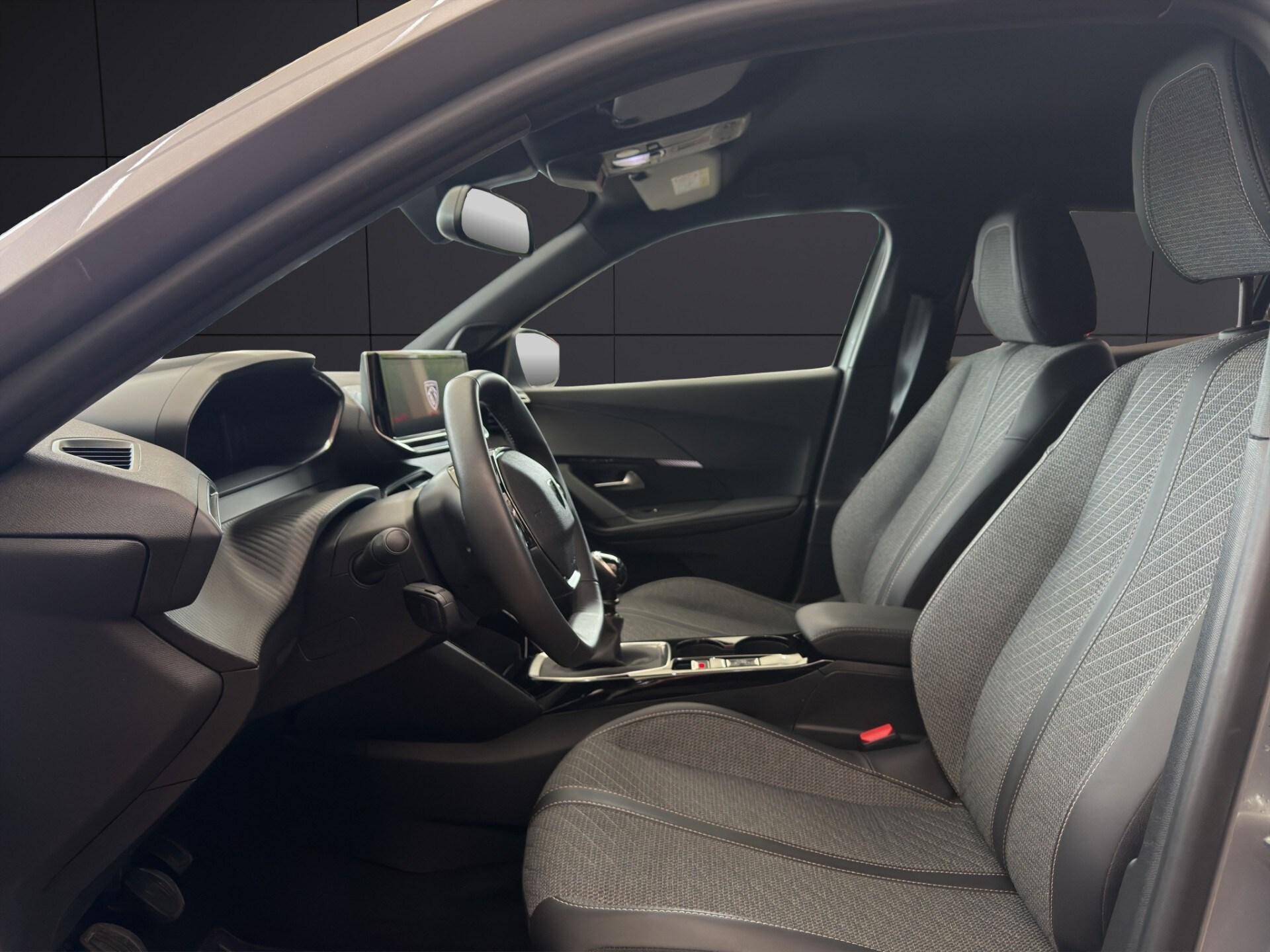 PEUGEOT 2008 PureTech 100 S&S Allure