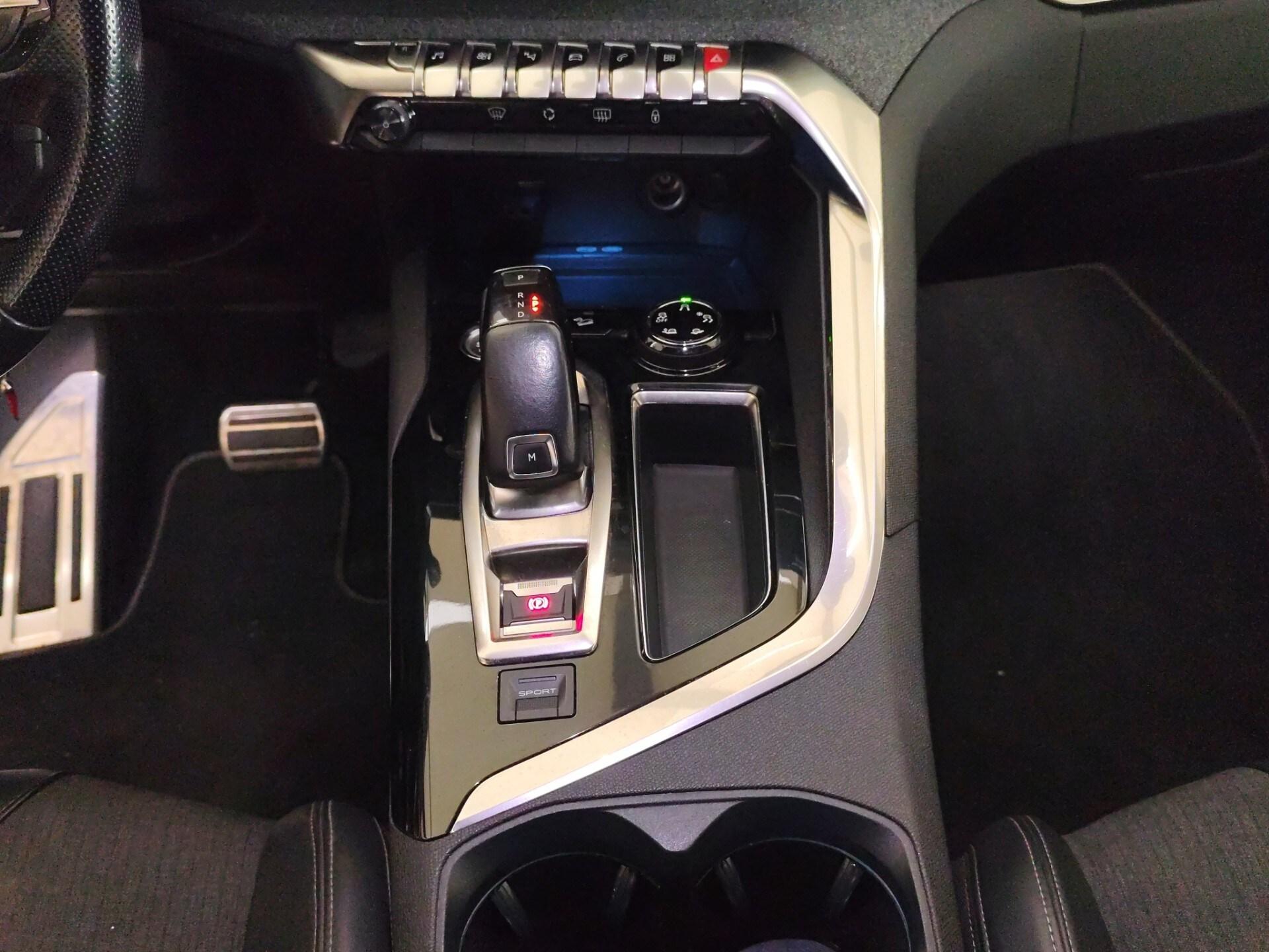 PEUGEOT 3008 BlueHDi 130 S&S EAT8 GT Line