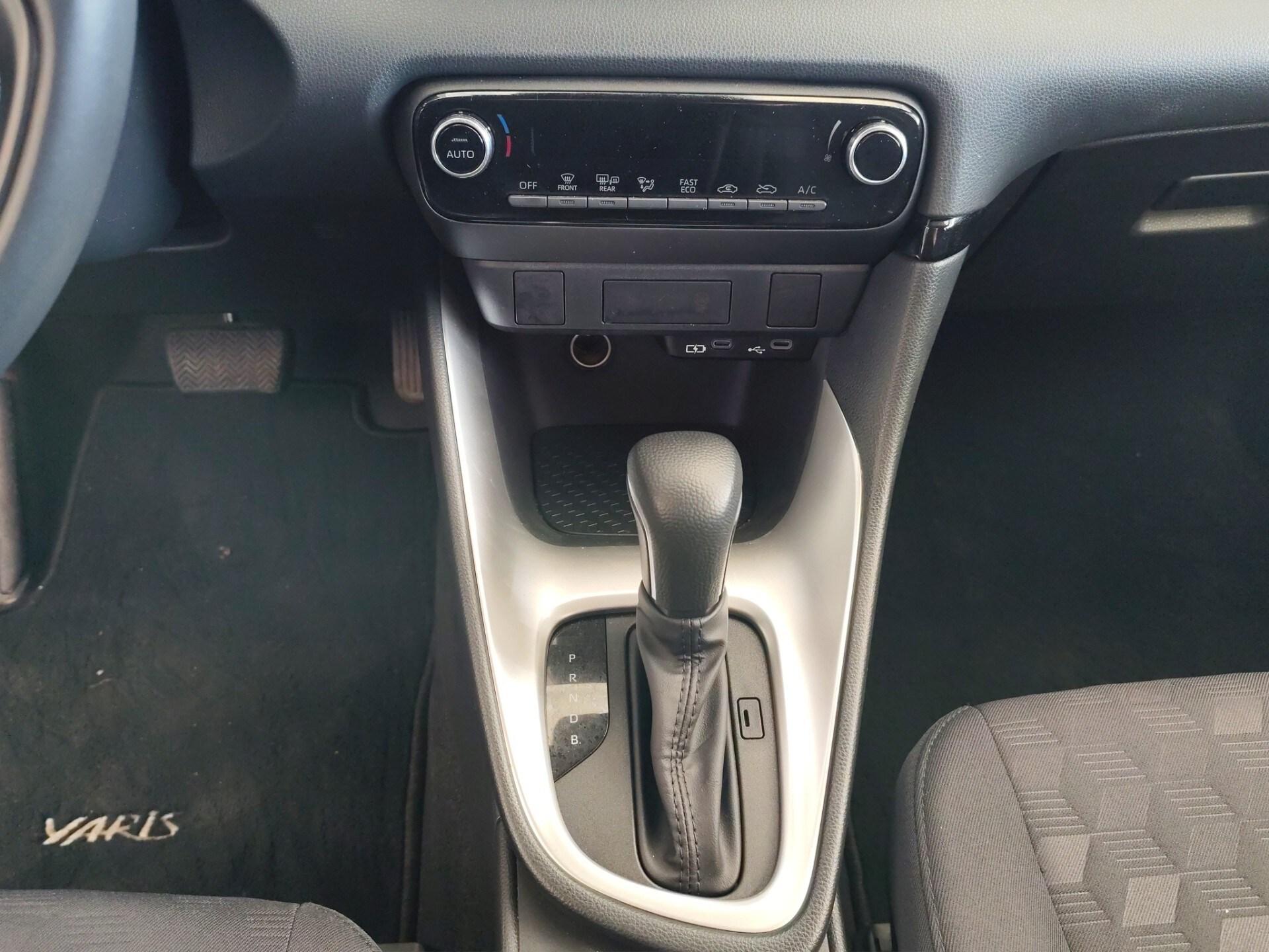 TOYOTA Yaris 1.5 Hybrid 5 porte Active