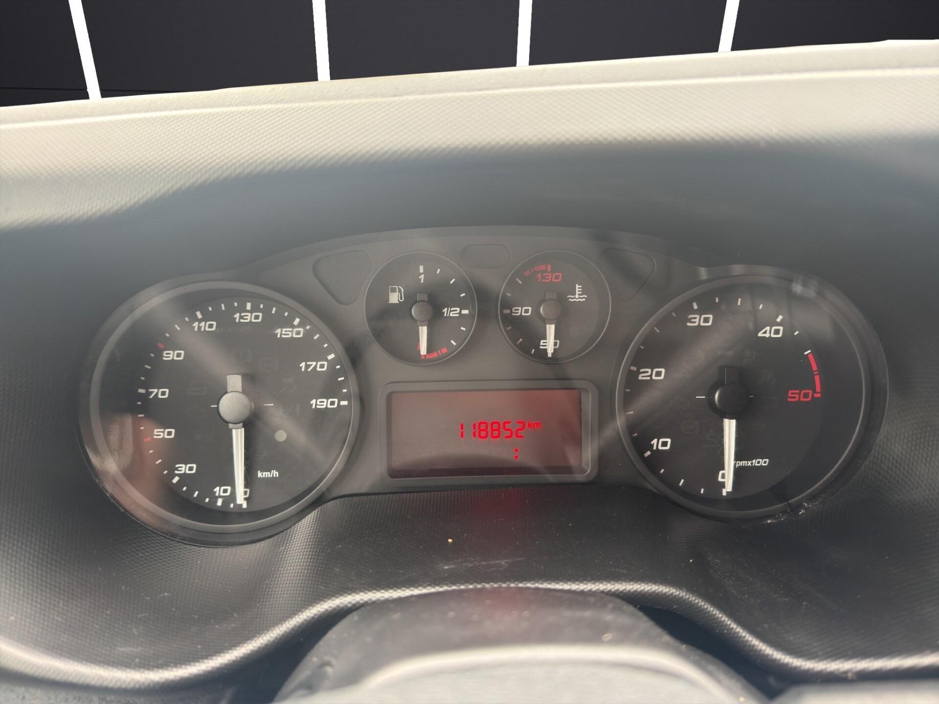 IVECO Daily 35C14H BTor 2.3 HPT PL-RG Cabinato