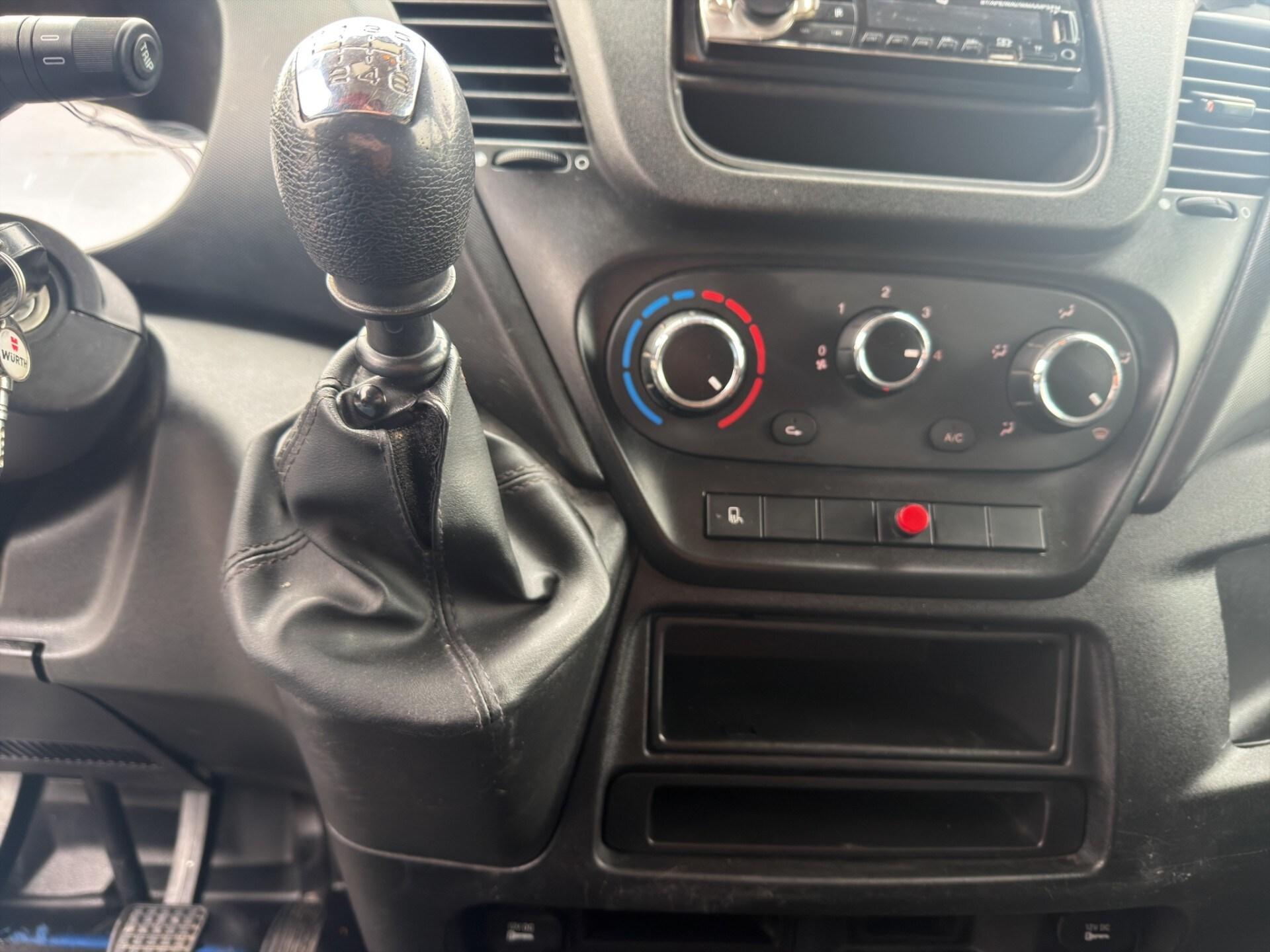 IVECO Daily 35C14H BTor 2.3 HPT PL-RG Cabinato