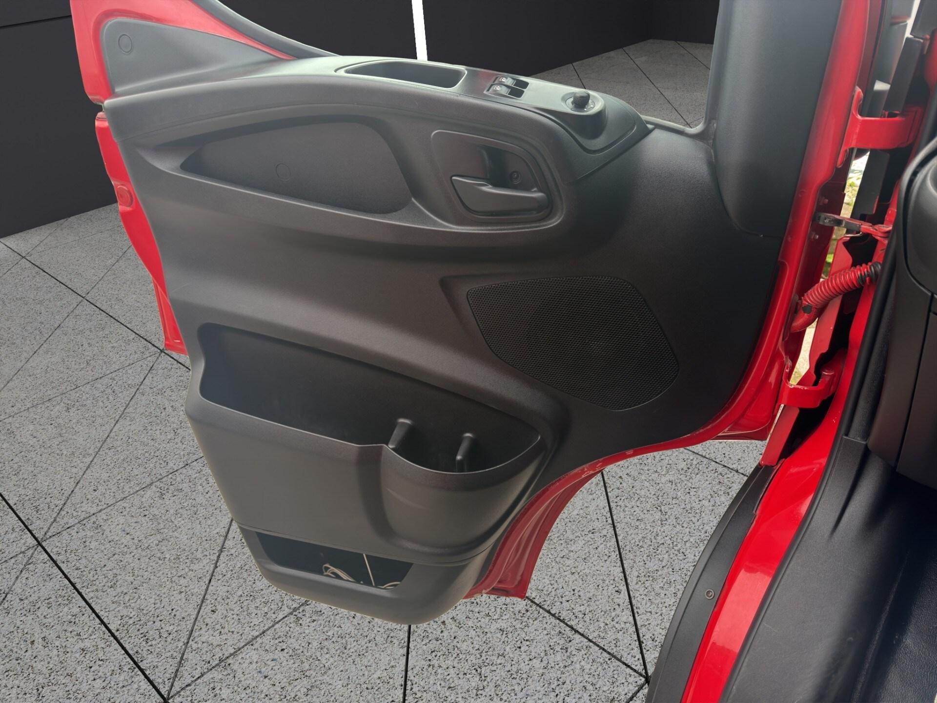 IVECO Daily 35C14H BTor 2.3 HPT PL-RG Cabinato