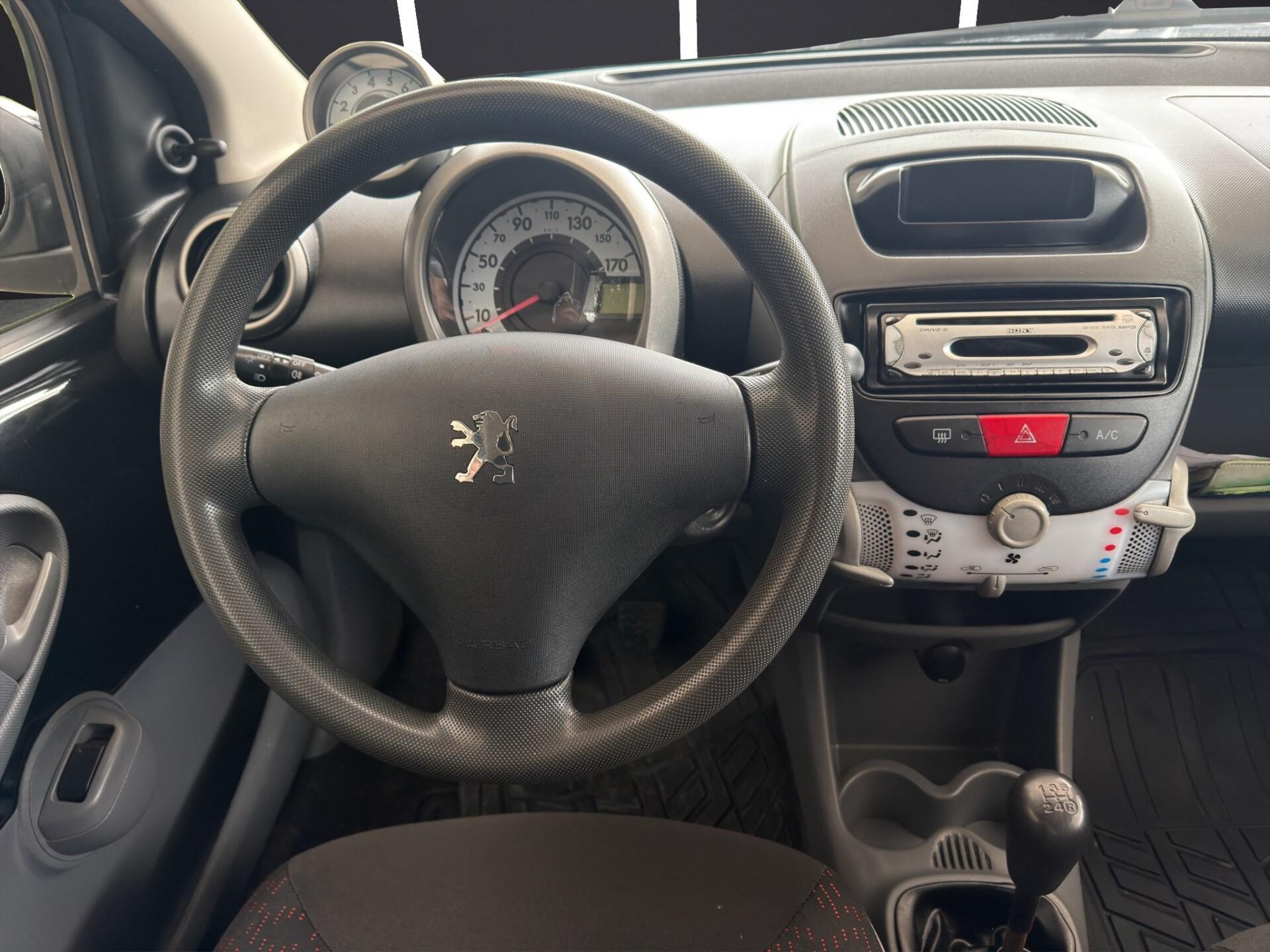 PEUGEOT 1.0 68CV 3p. Sweet Years