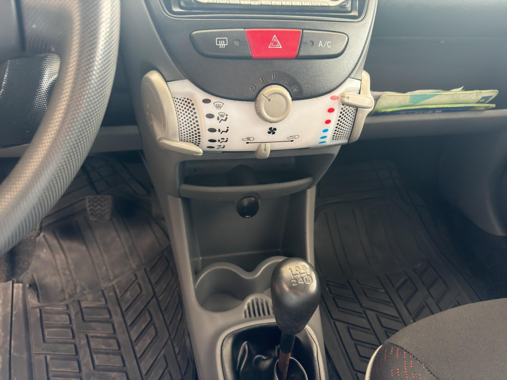 PEUGEOT 1.0 68CV 3p. Sweet Years