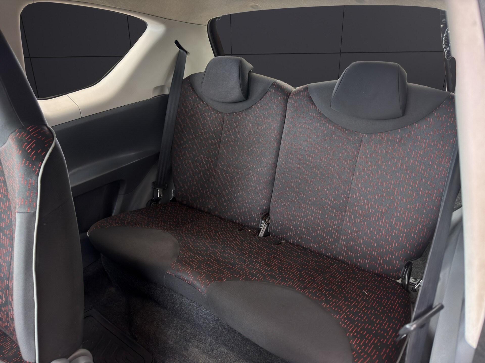 PEUGEOT 1.0 68CV 3p. Sweet Years