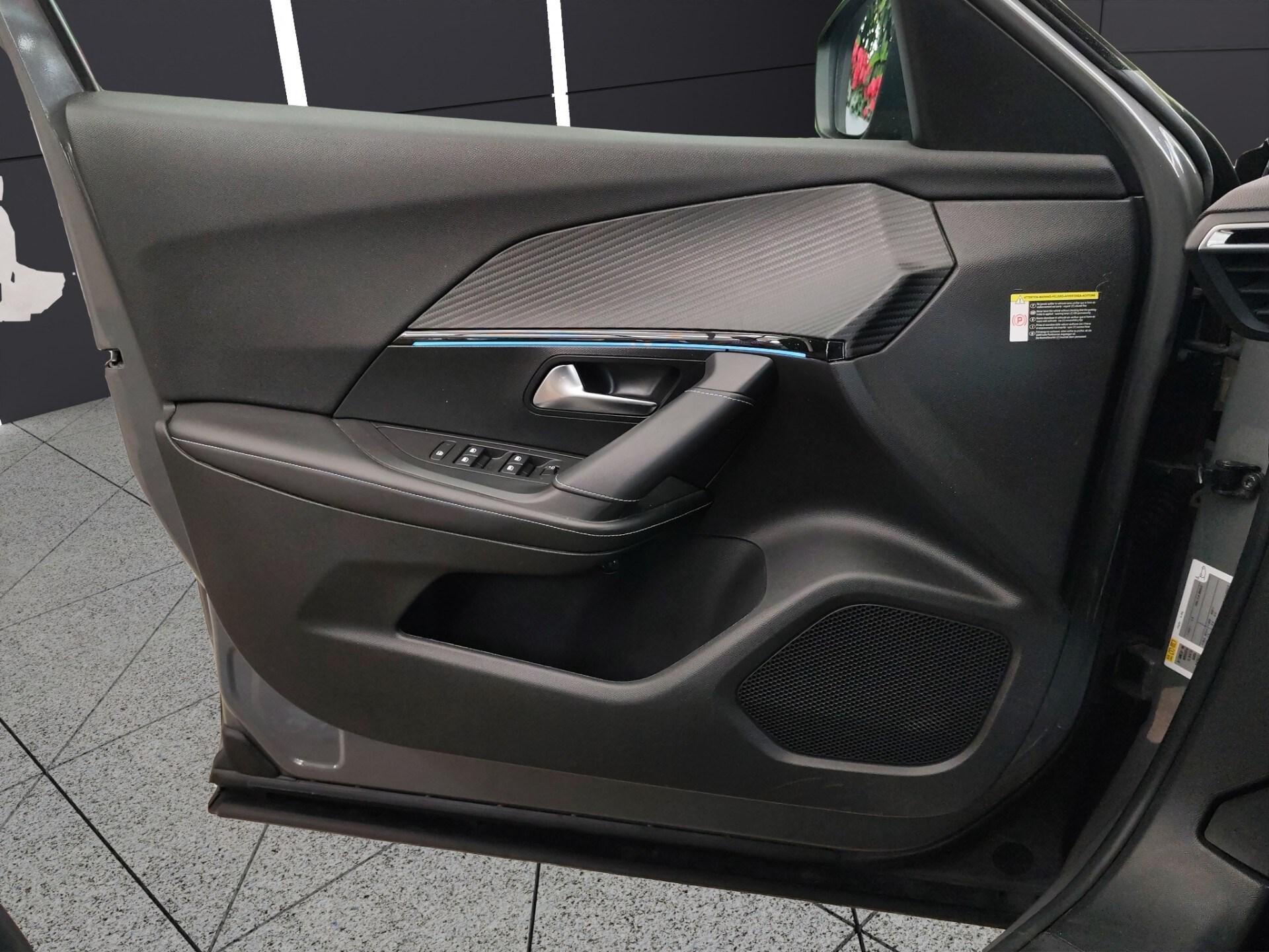 PEUGEOT 2008 PureTech 130 S&S EAT8 GT