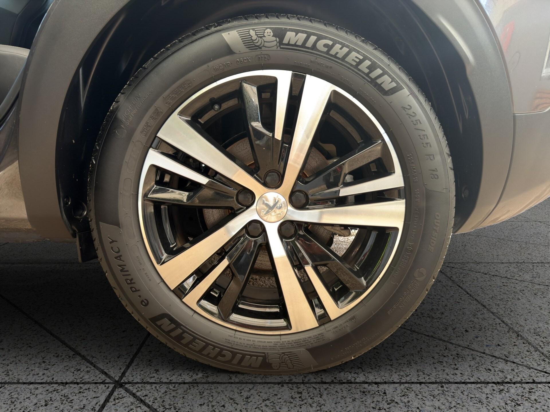 PEUGEOT 3008 PureTech Turbo 130 S&S GT