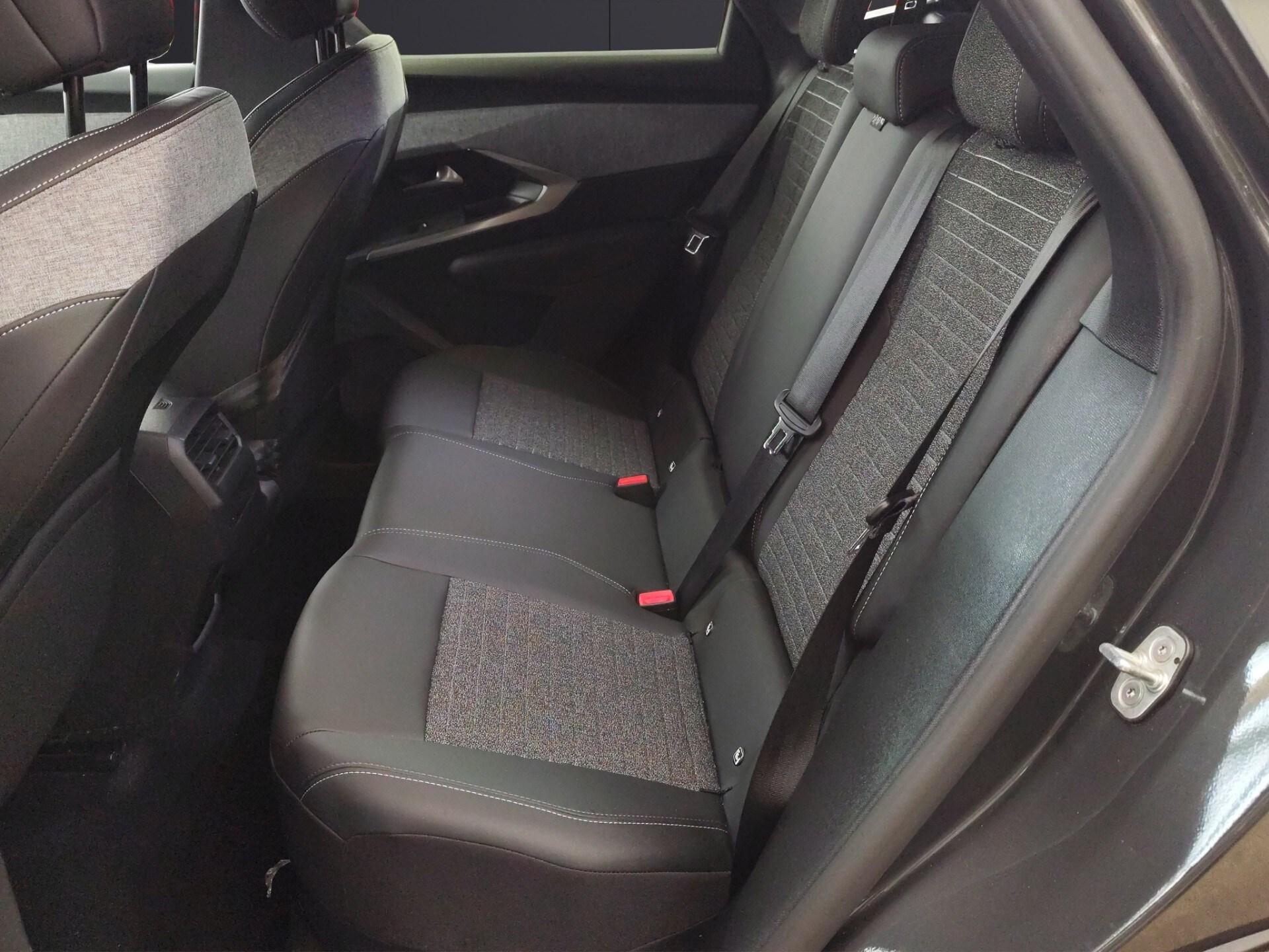 PEUGEOT 3008 Hybrid 145 e-DCS6 Allure