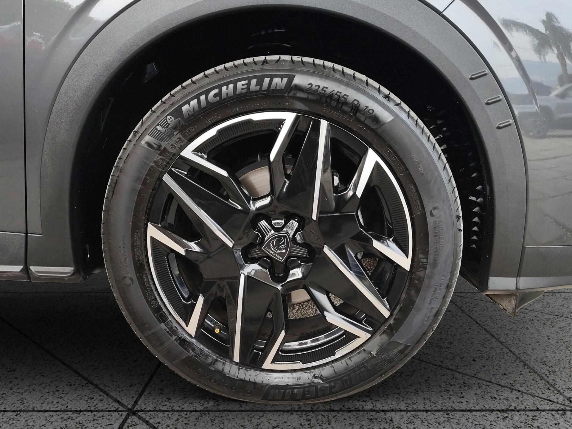 PEUGEOT 3008 Hybrid 145 e-DCS6 Allure