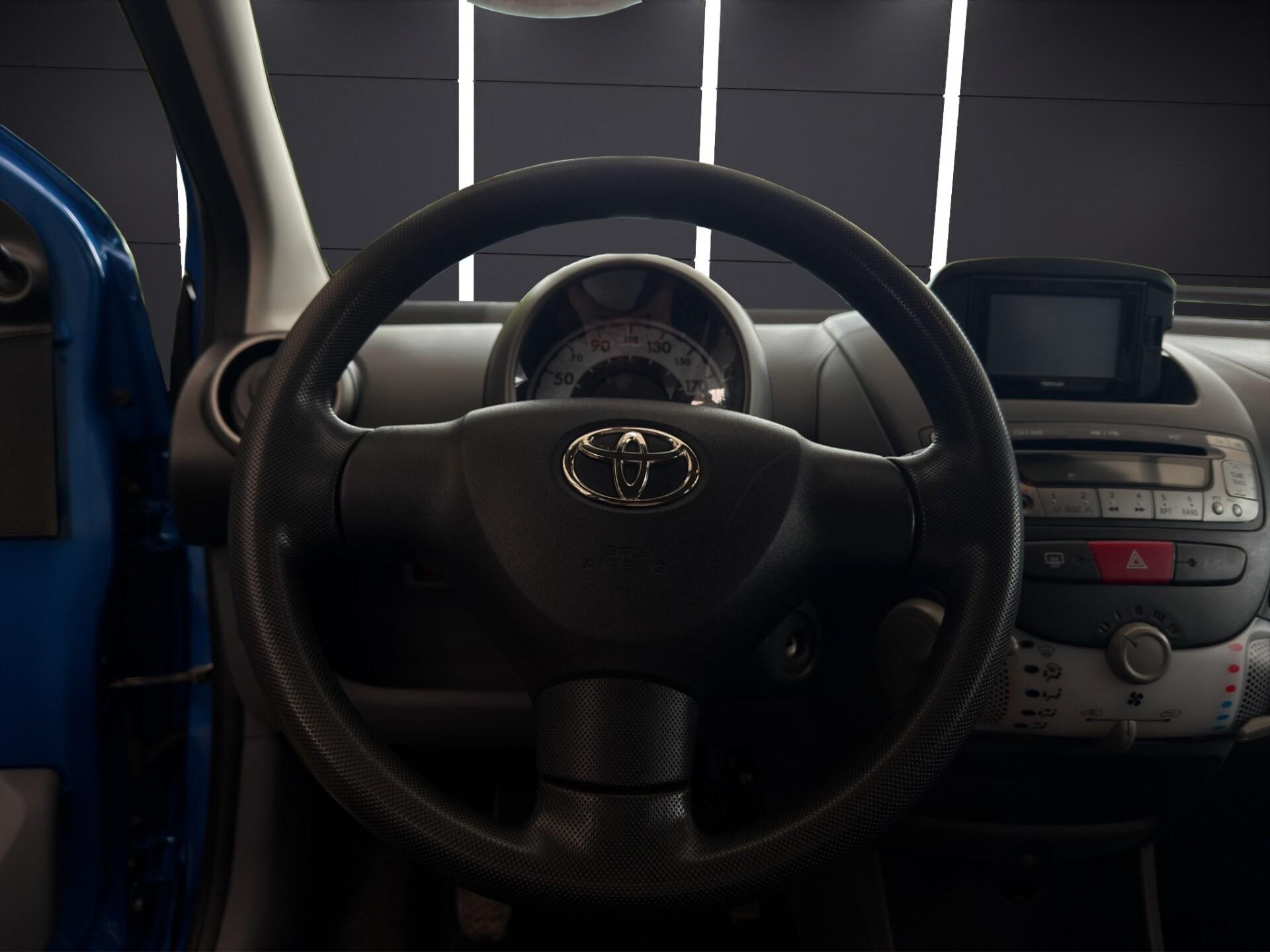 TOYOTA Aygo 1.0 12V VVT-i 5 porte Now Connect