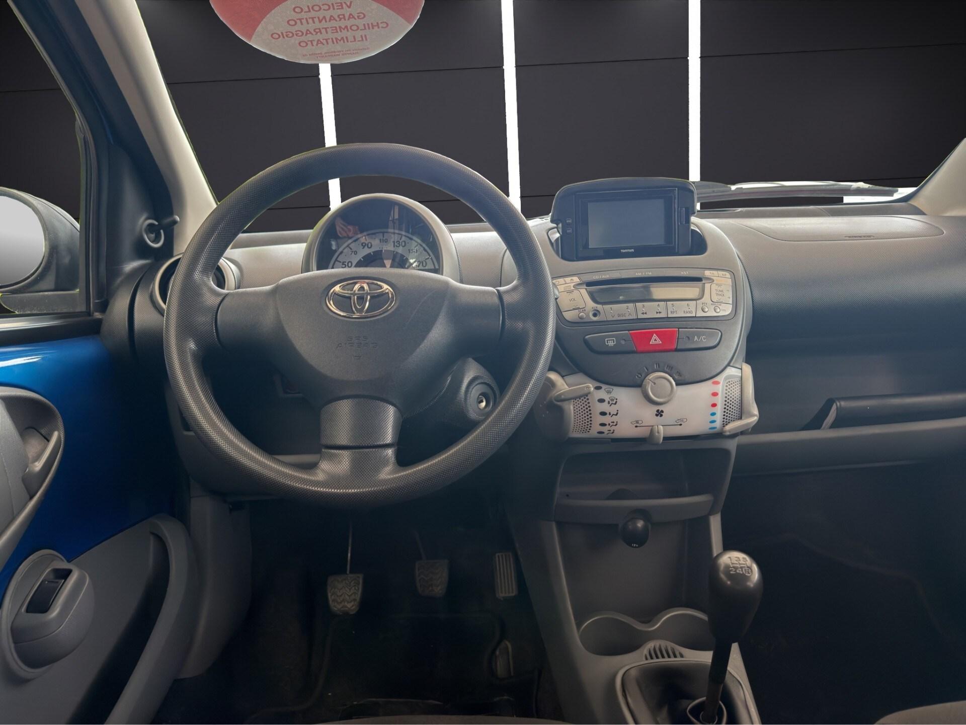 TOYOTA Aygo 1.0 12V VVT-i 5 porte Now Connect