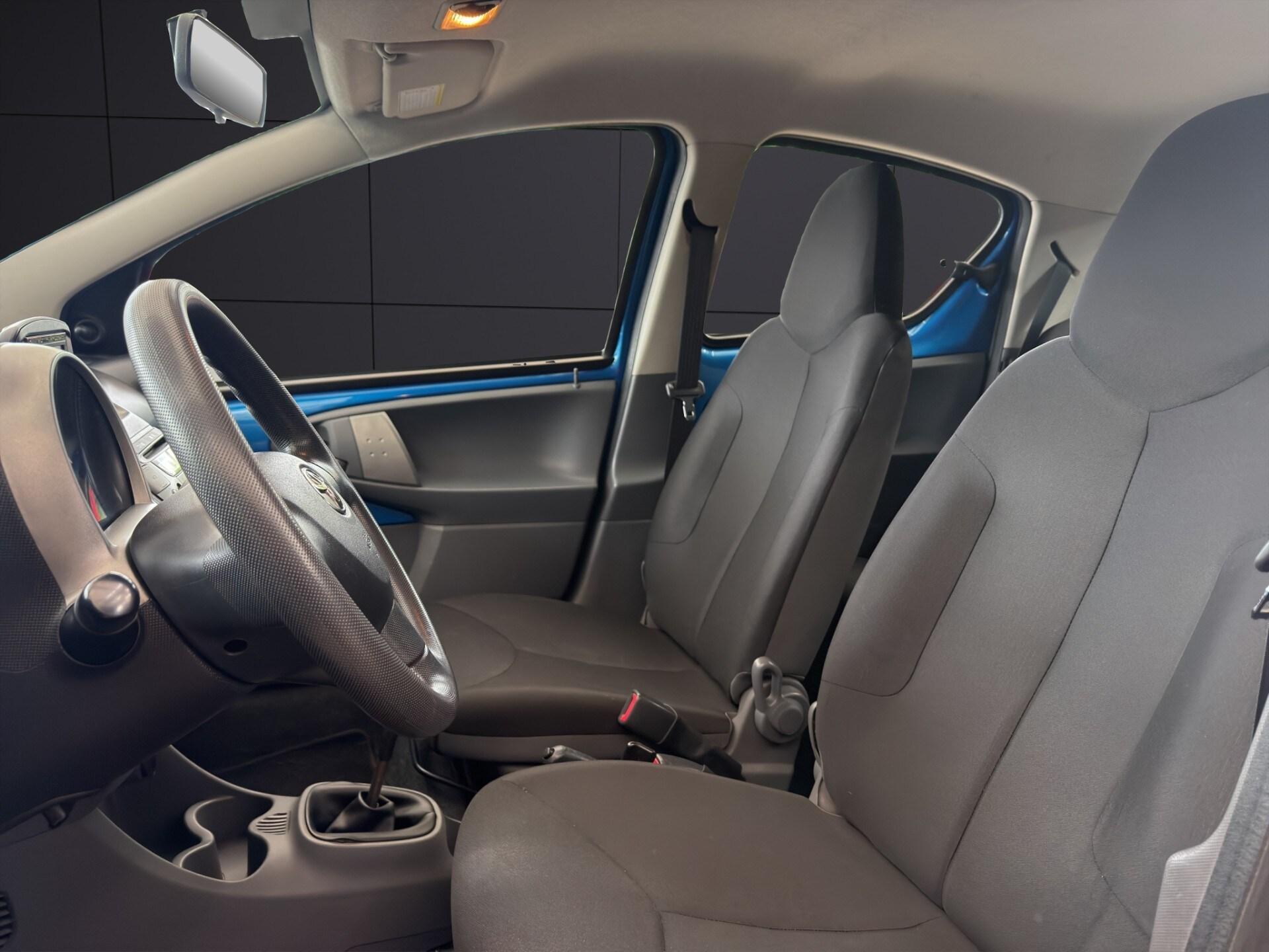 TOYOTA Aygo 1.0 12V VVT-i 5 porte Now Connect