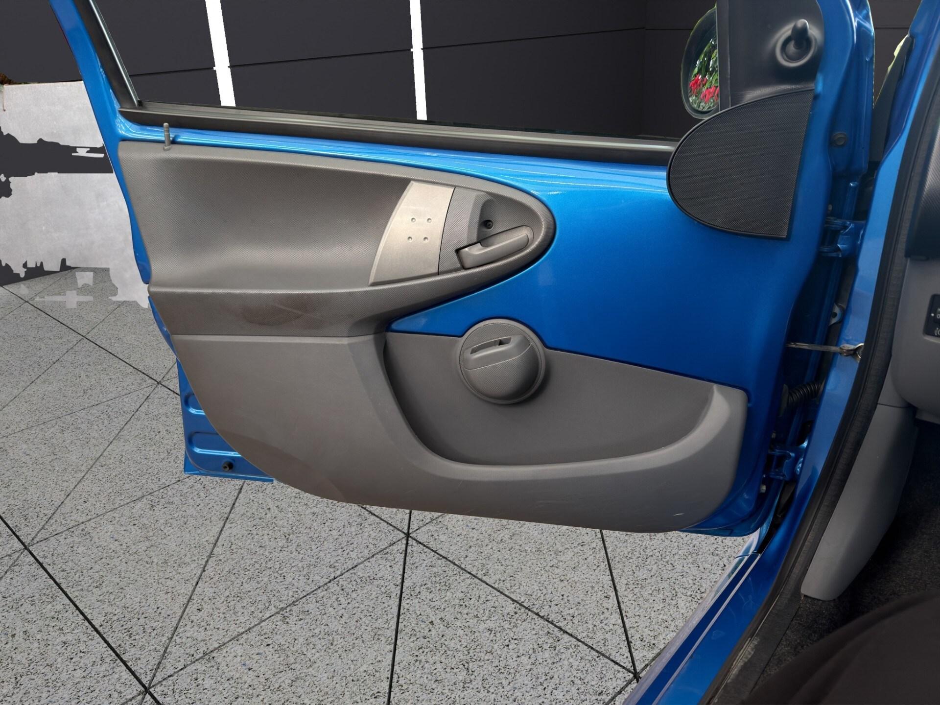 TOYOTA Aygo 1.0 12V VVT-i 5 porte Now Connect