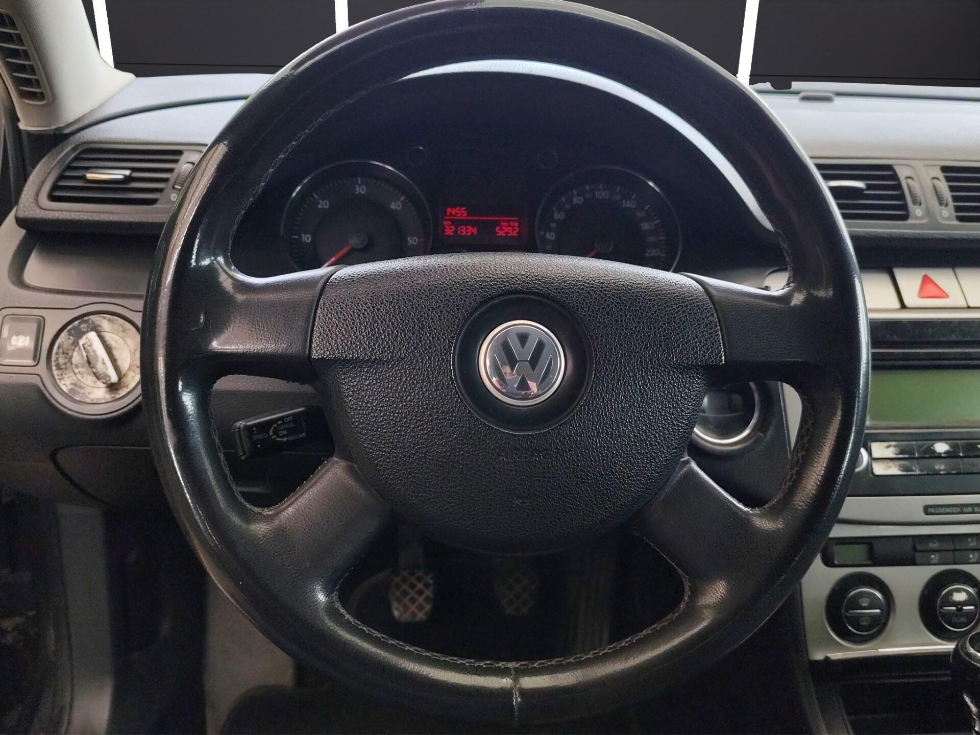 VOLKSWAGEN Passat 1.9 TDI/105CV Var. Comfortline