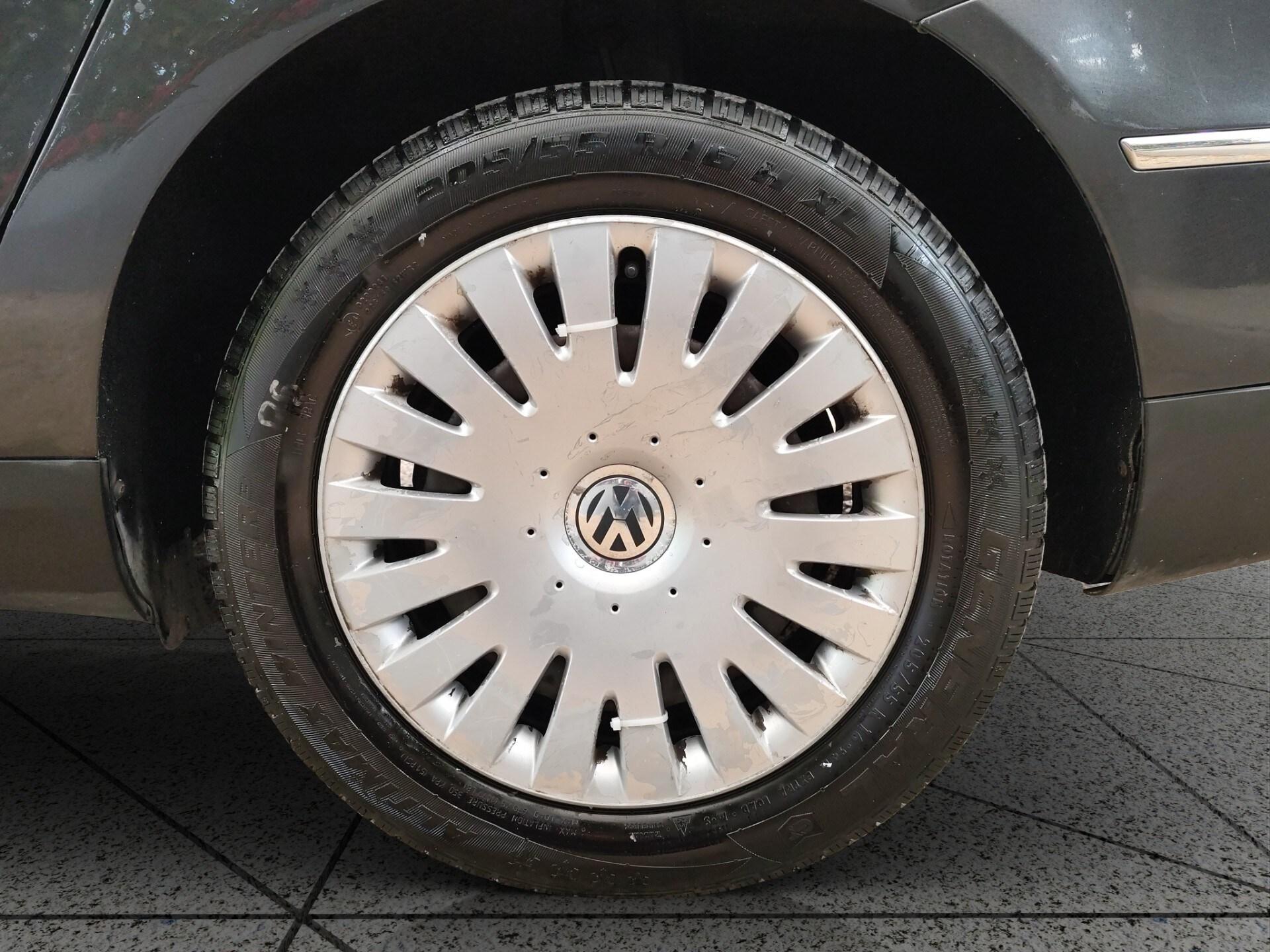 VOLKSWAGEN Passat 1.9 TDI/105CV Var. Comfortline