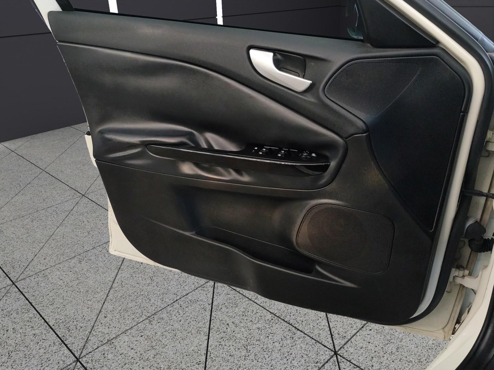 ALFA ROMEO Giulietta 1.4 Turbo 120 CV GPL Distinctive