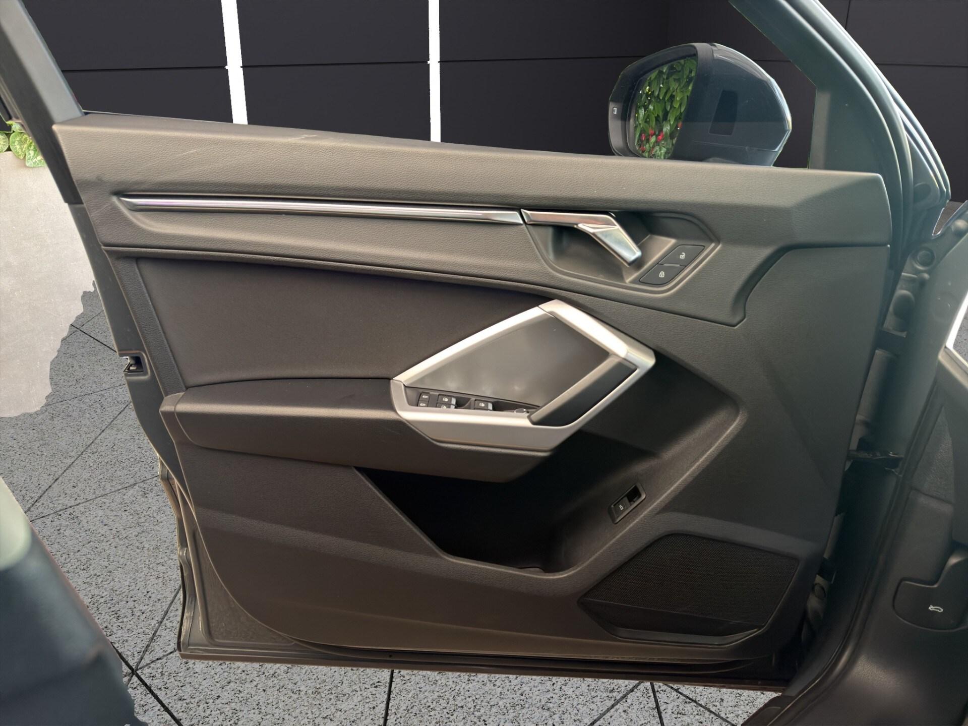 AUDI Q3 SPB 35 TDI S tronic S line edition