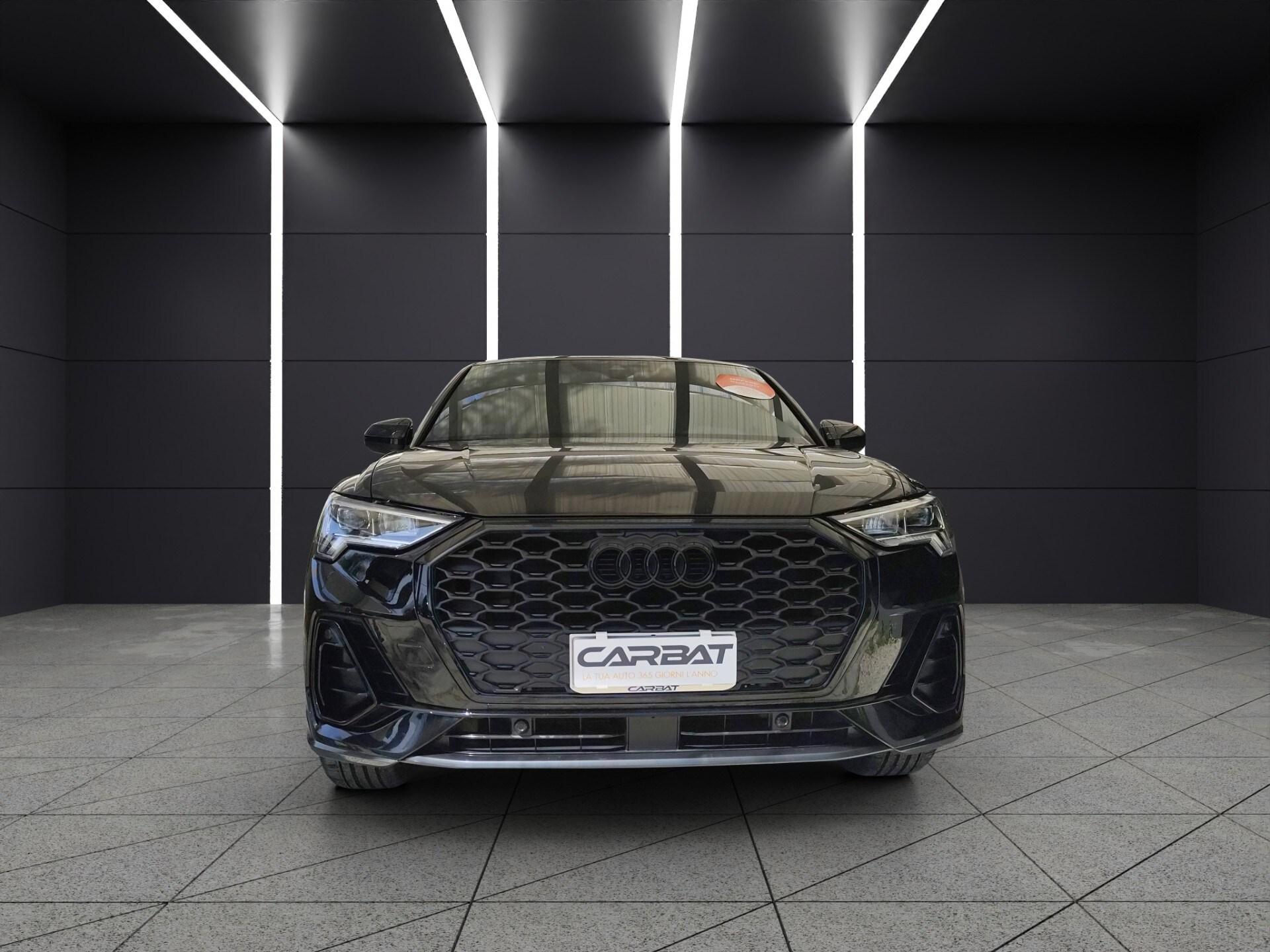 AUDI Q3 35 TDI quattro S tronic Identity Black