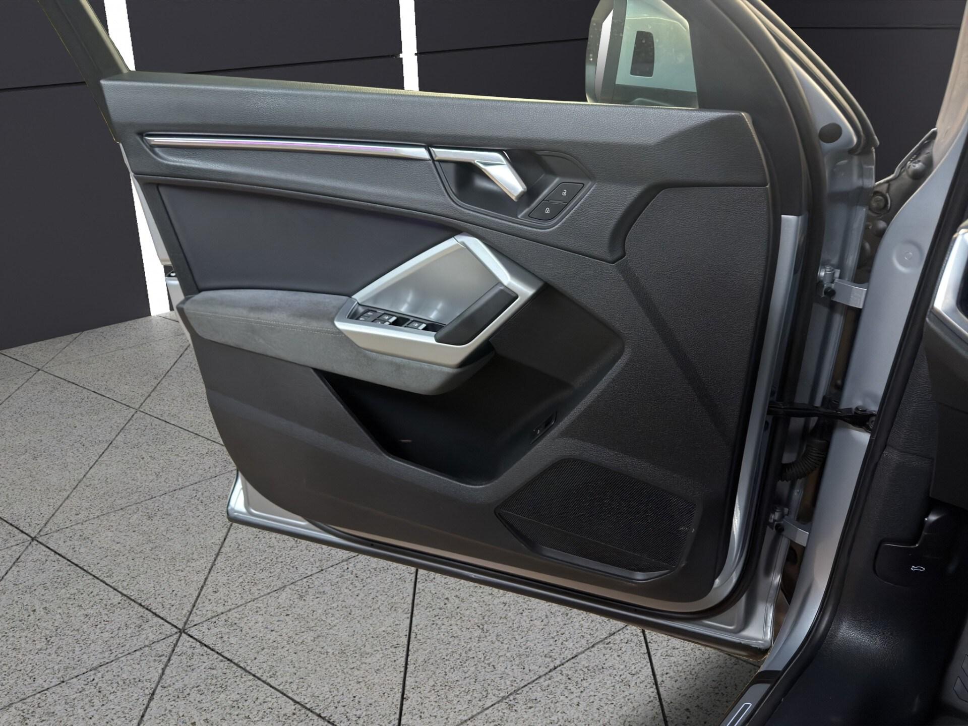 AUDI Q3 35 TFSI S tronic S line edition
