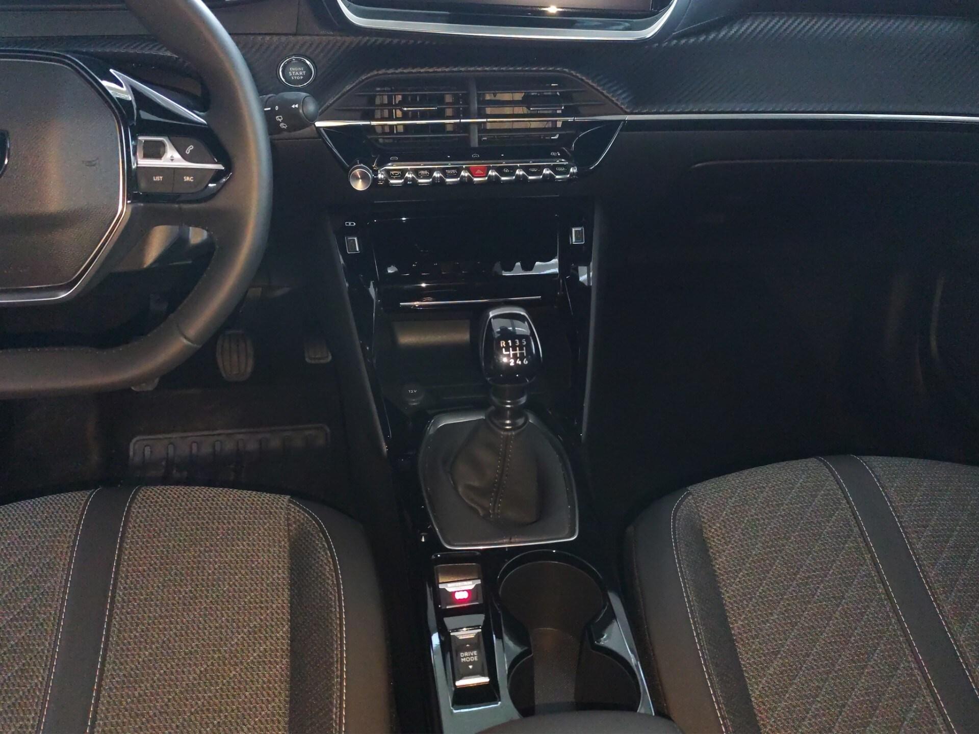 PEUGEOT 2008 PureTech 100 S&S Style
