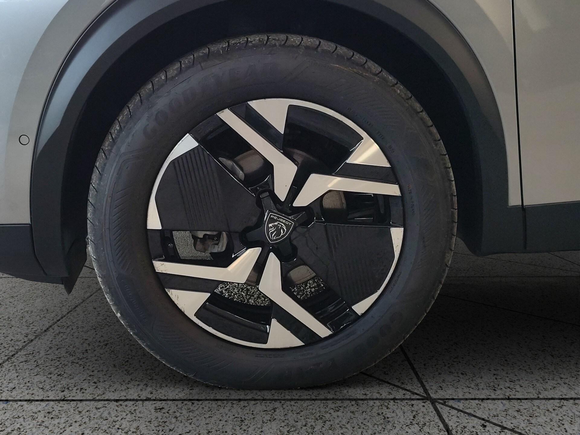 PEUGEOT 2008 PureTech 100 S&S Style