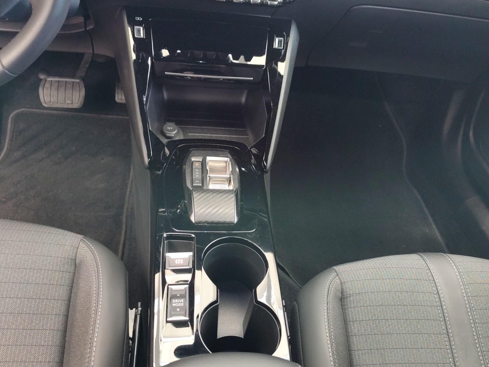 PEUGEOT 2008 BlueHDi 130 S&S EAT8 GT