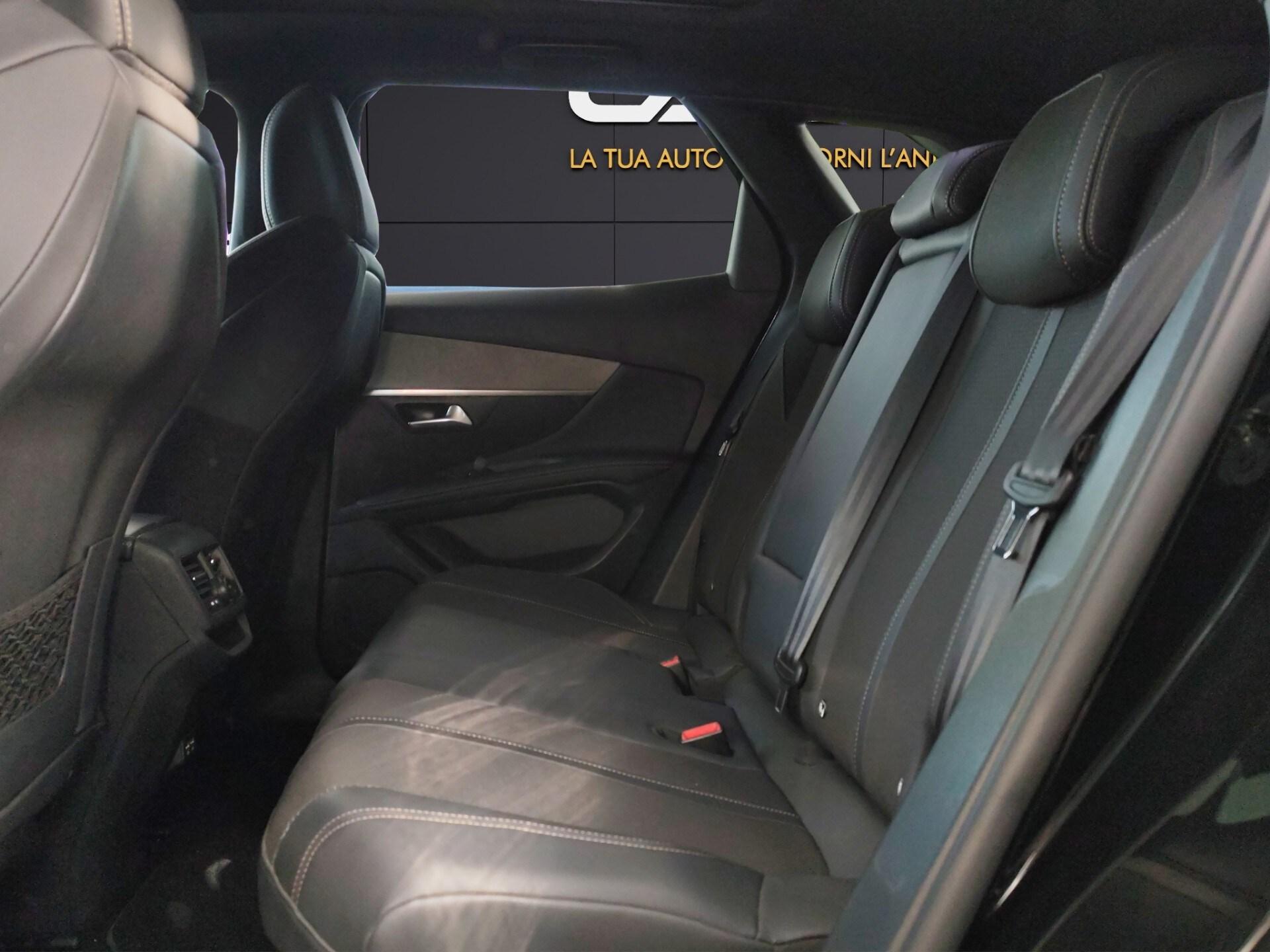 PEUGEOT 3008 BlueHDi 130 S&S EAT8 GT
